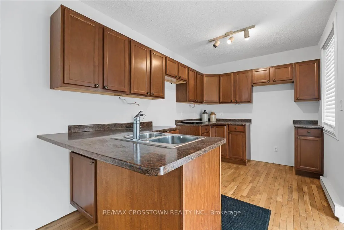 369 Balm Beach Road W