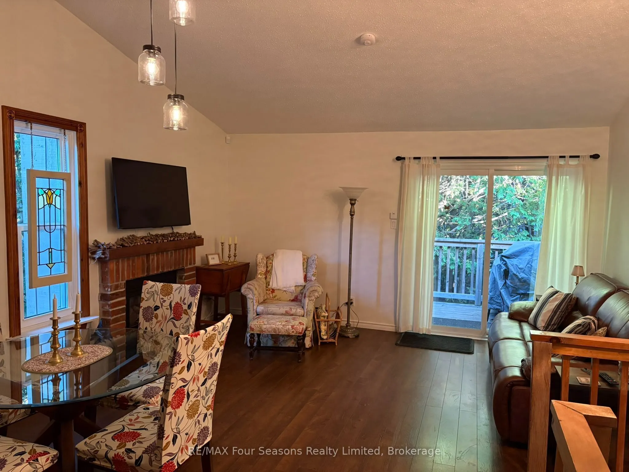 11 Harbour Street W #345