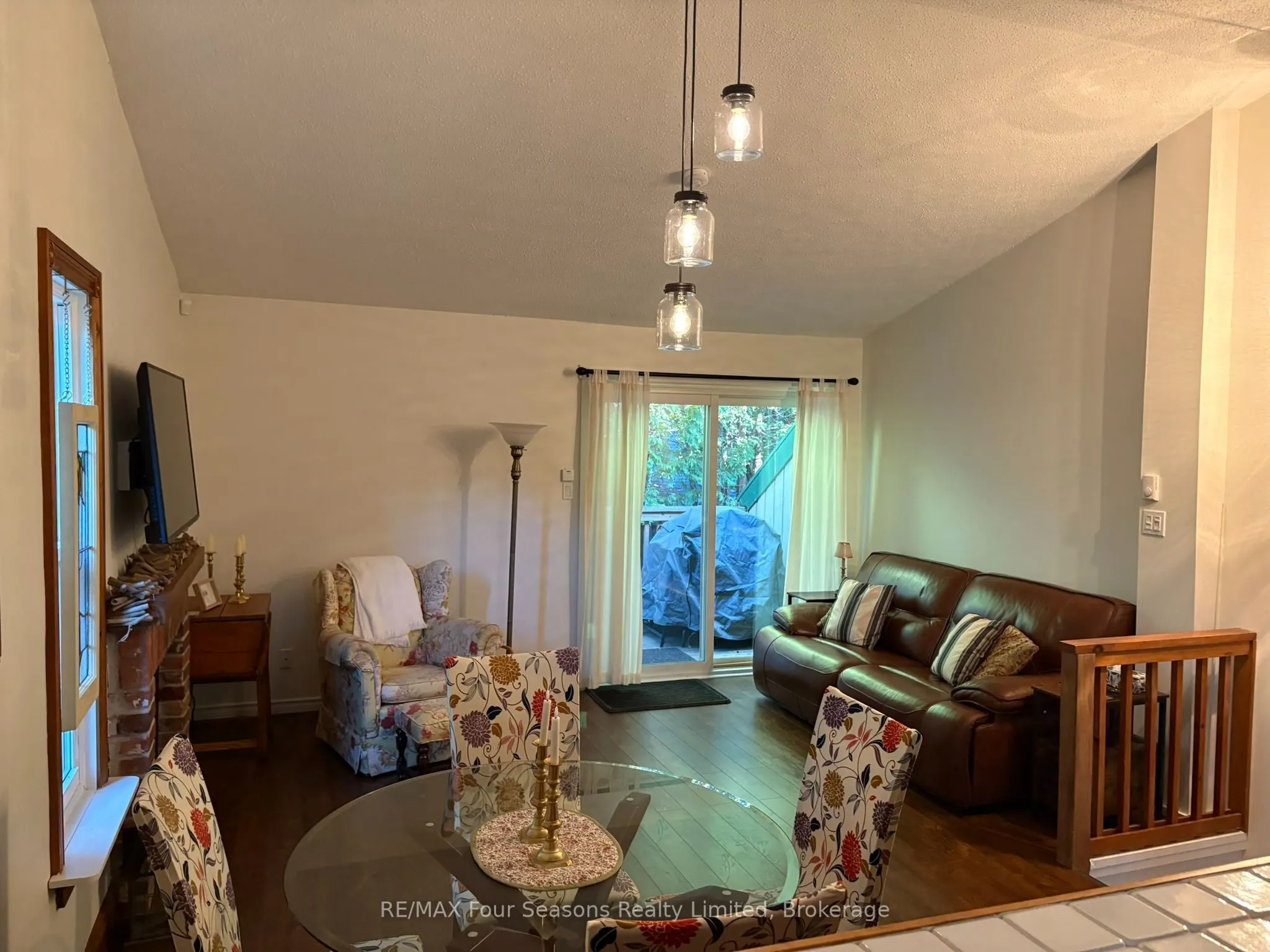 11 Harbour Street W #345