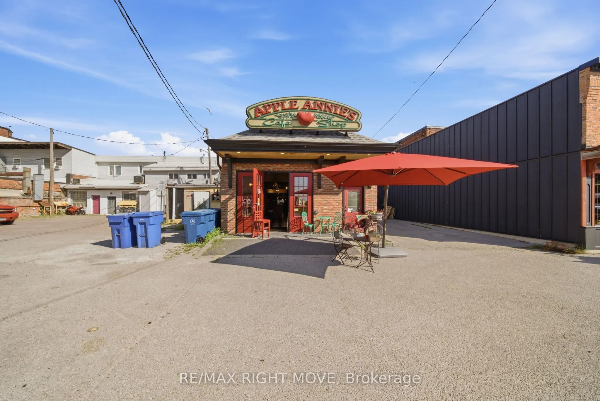 101 Mississaga Street E