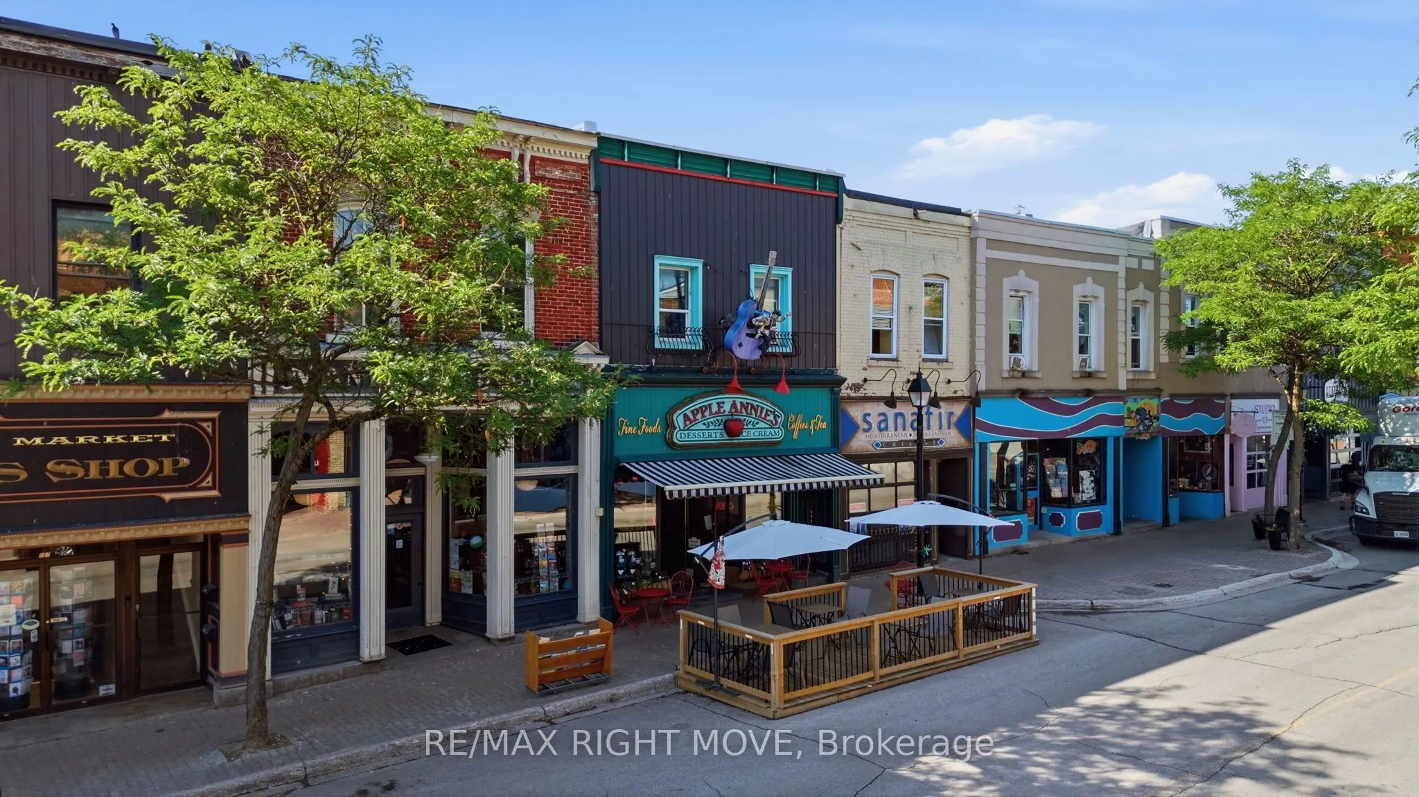 101 Mississaga Street E