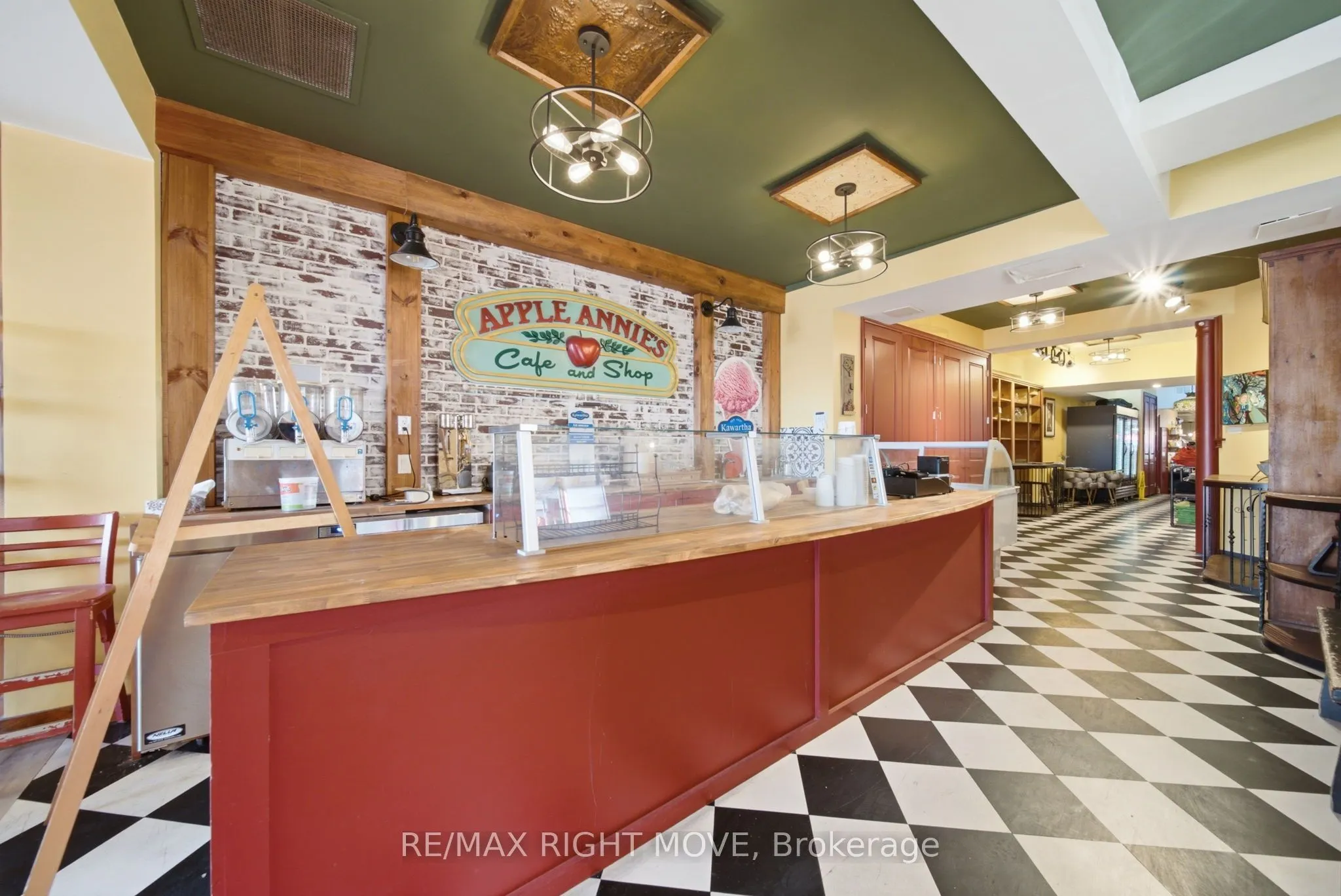 101 Mississaga Street E