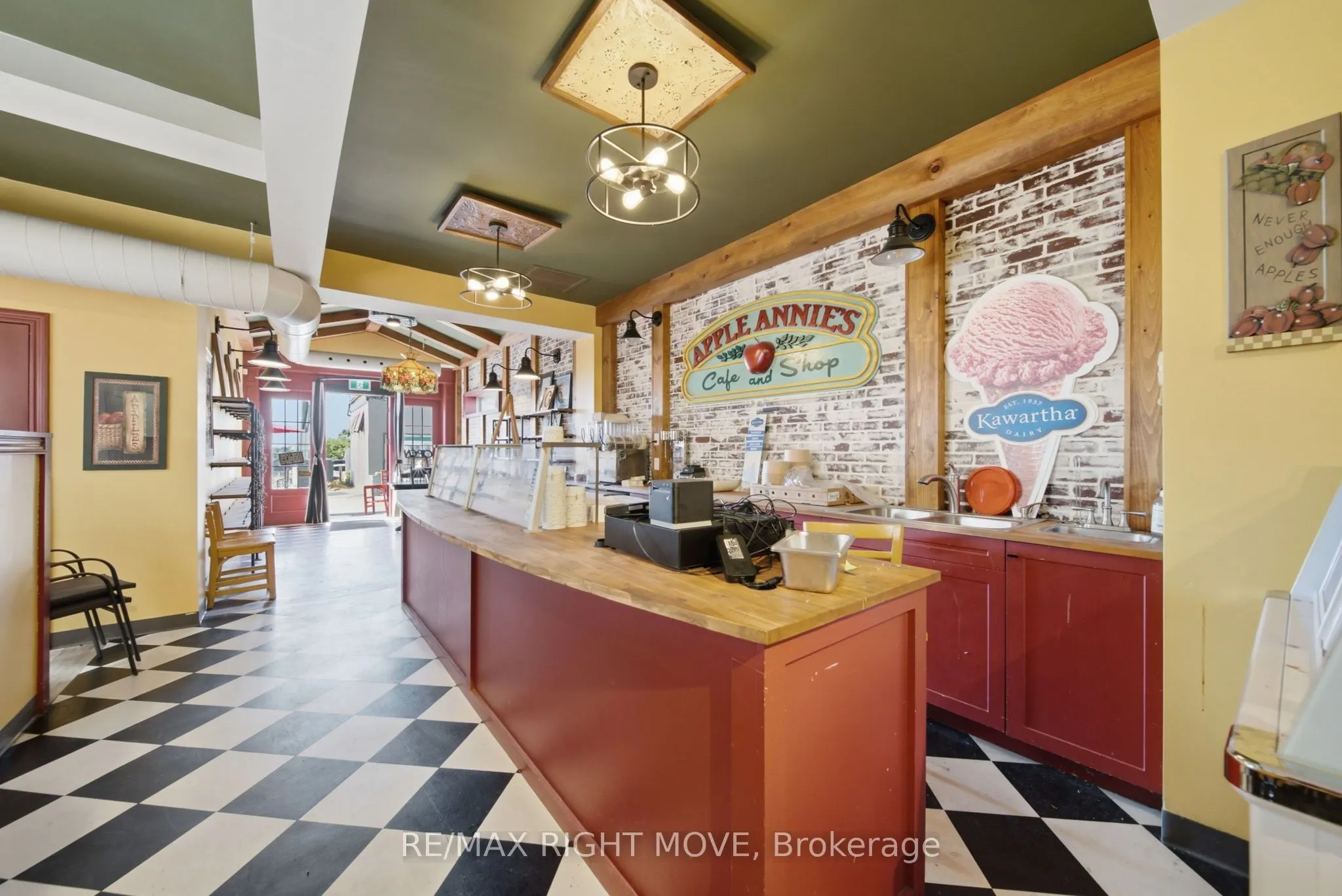 101 Mississaga Street E