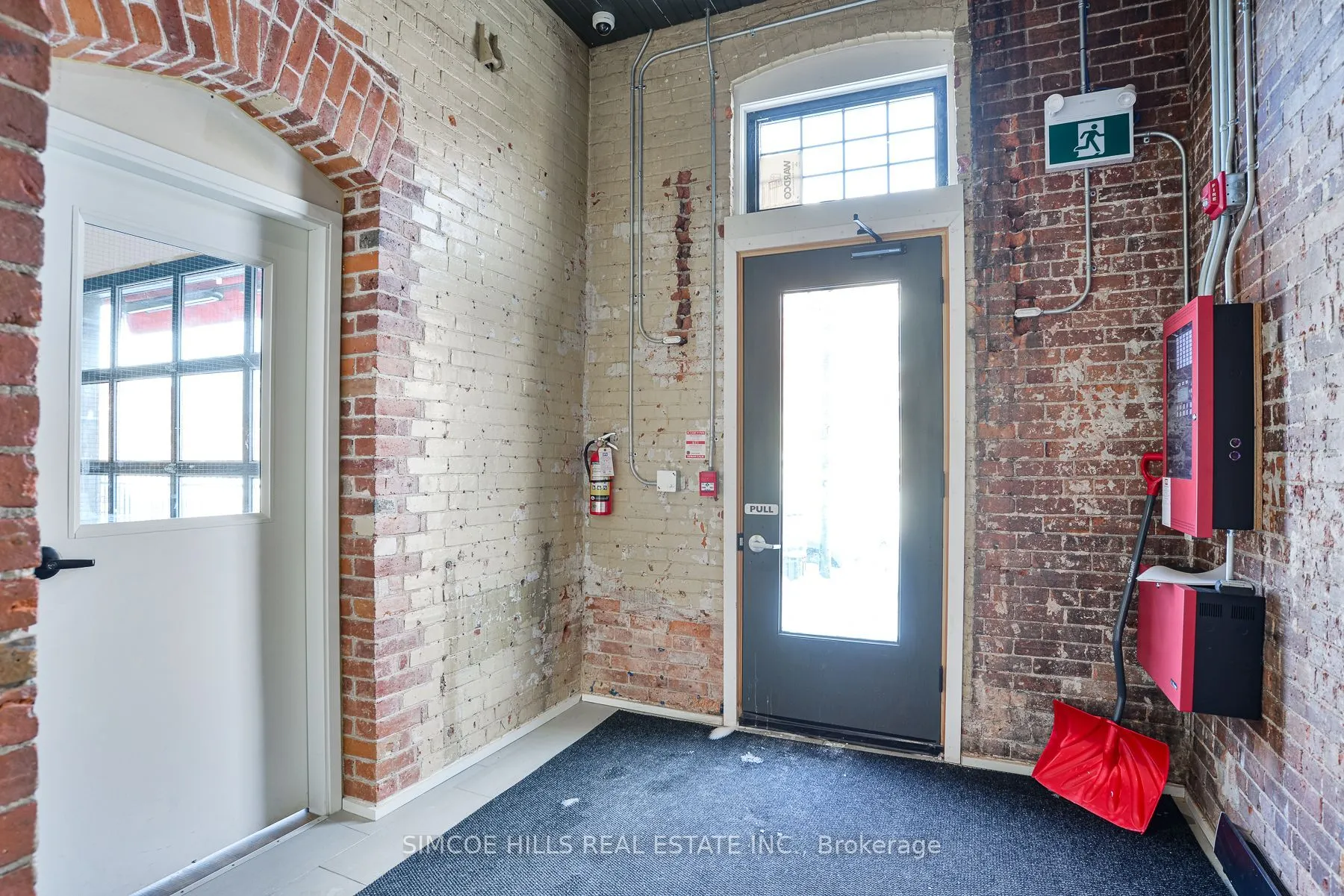 27 Peter Street N