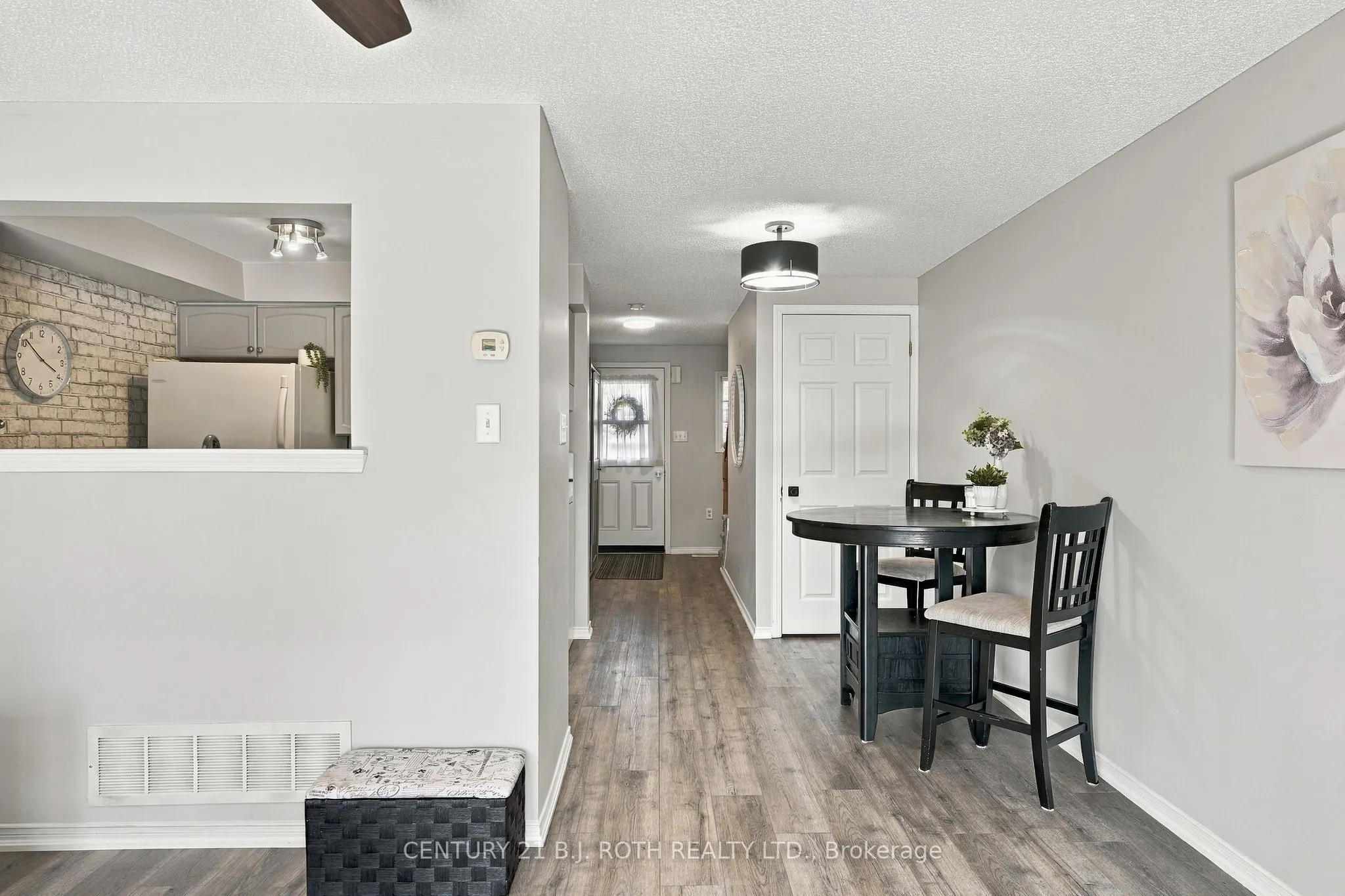 75 Courtney Crescent