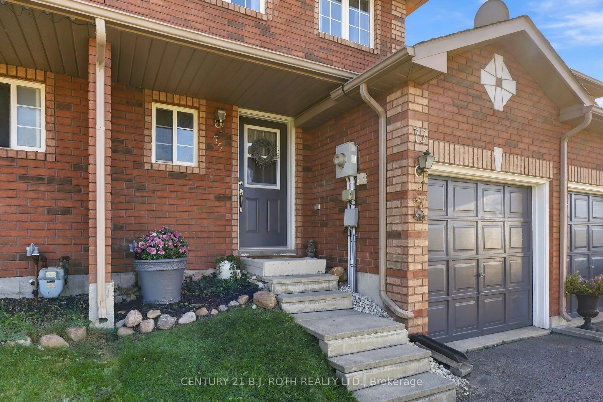 75 Courtney Crescent