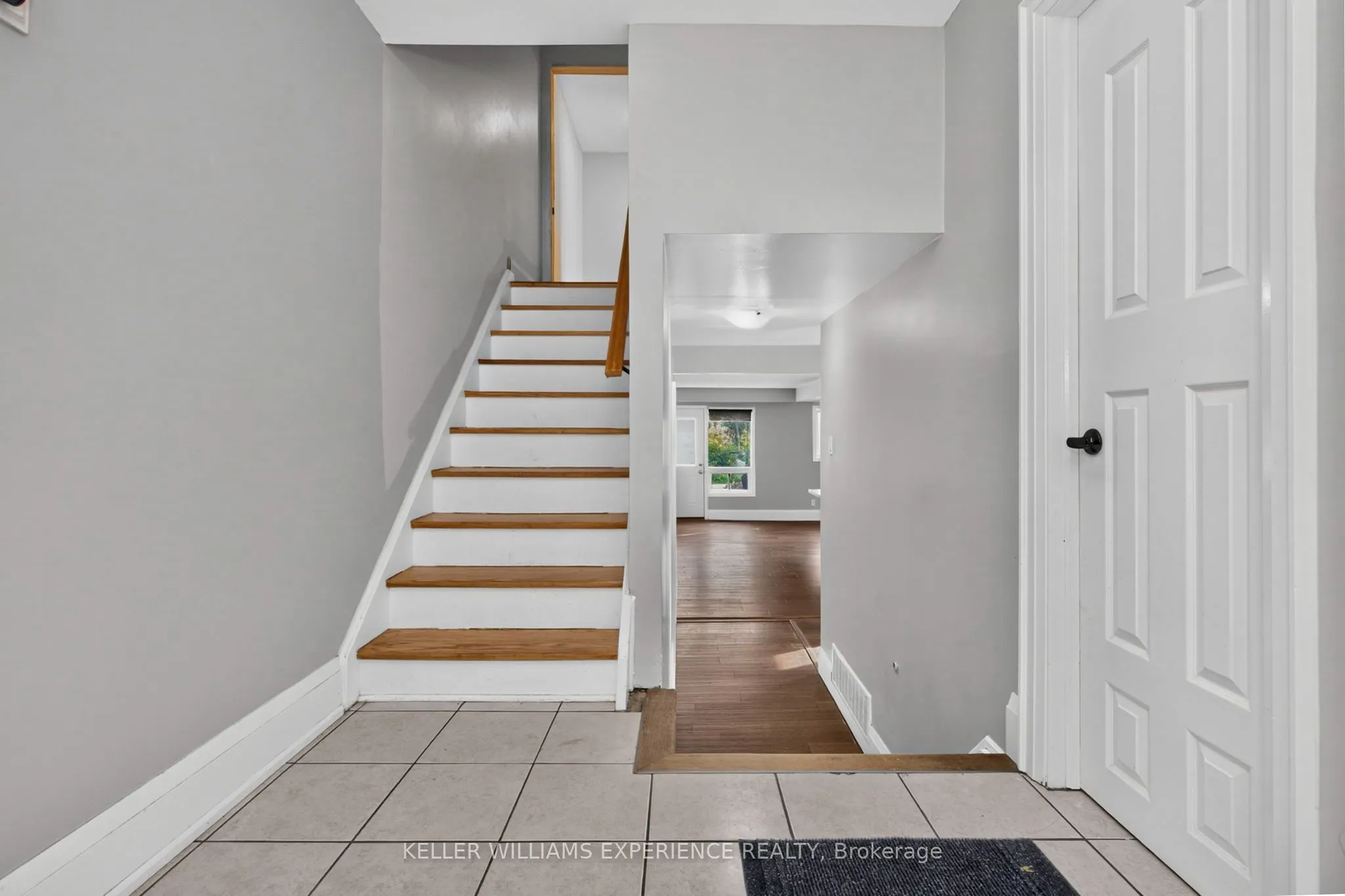 21 B College Crescent