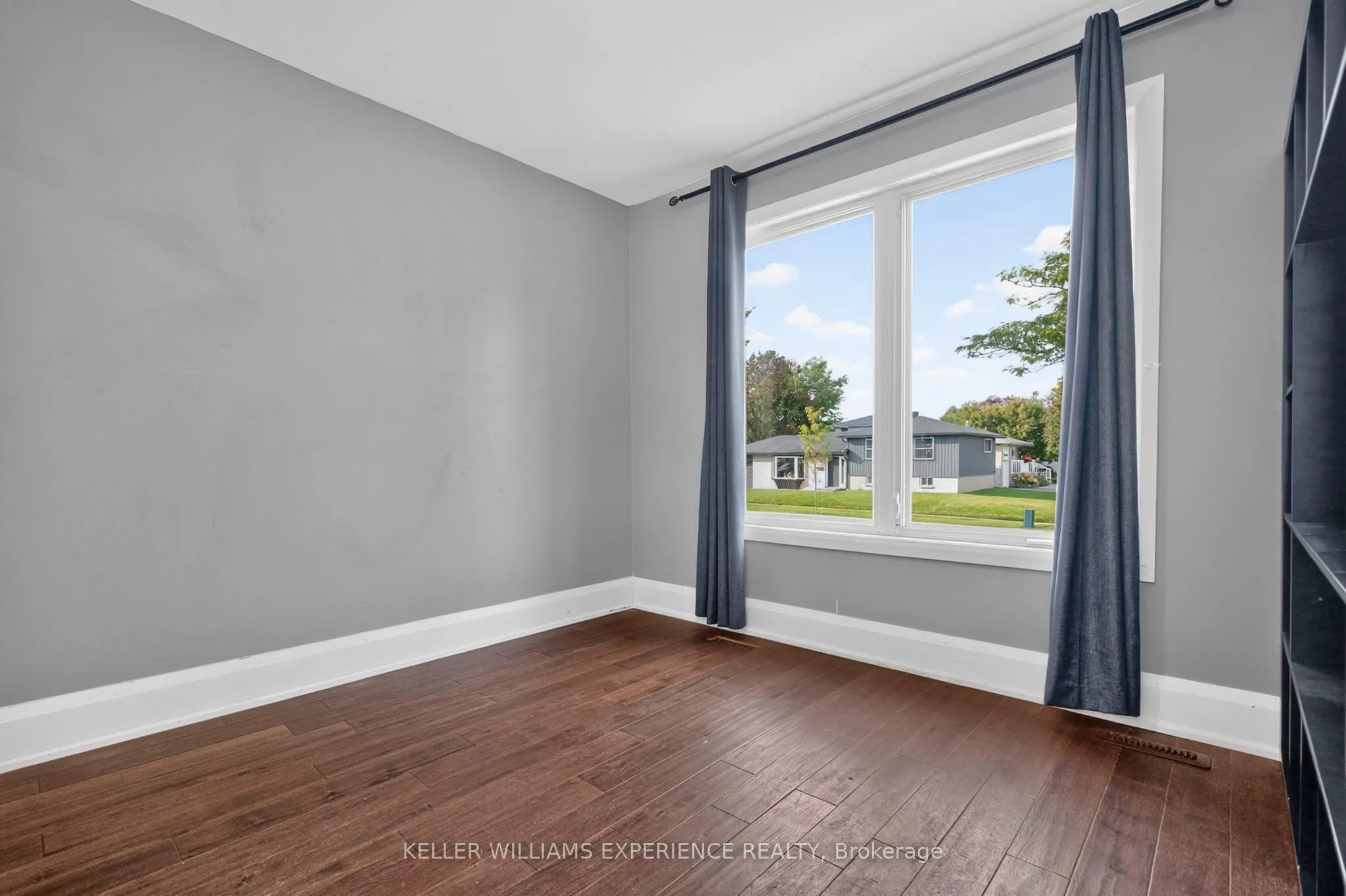 21 B College Crescent