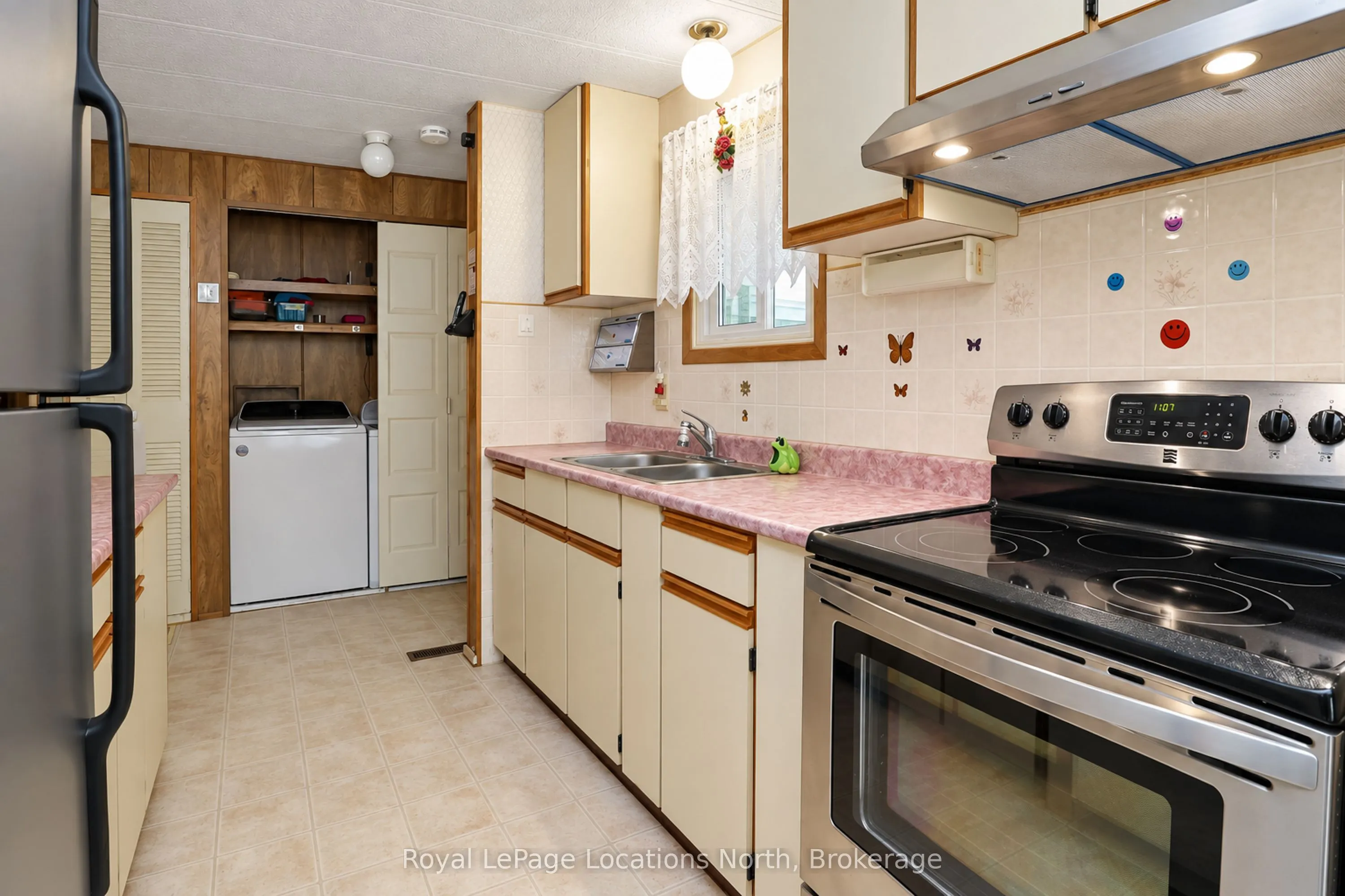 16 Sinclair Avenue S