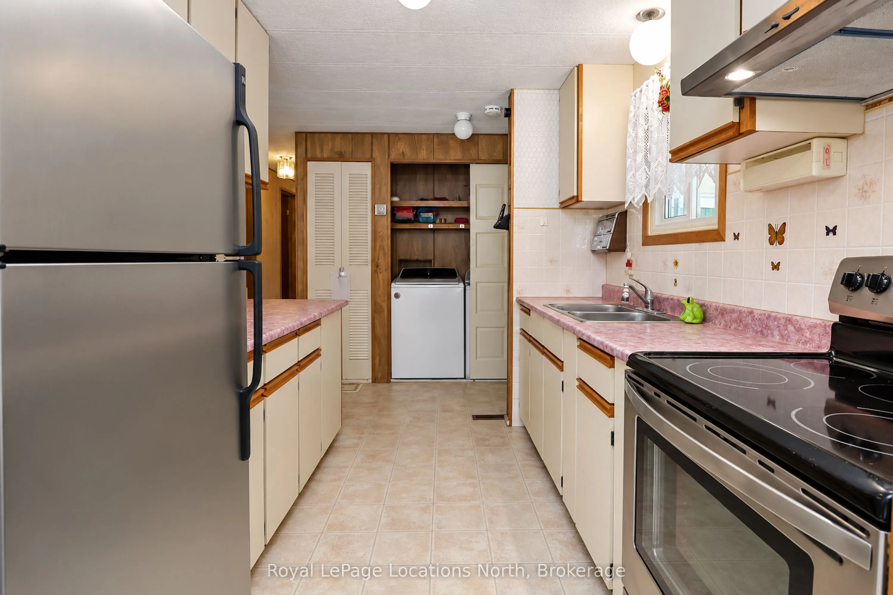 16 Sinclair Avenue S