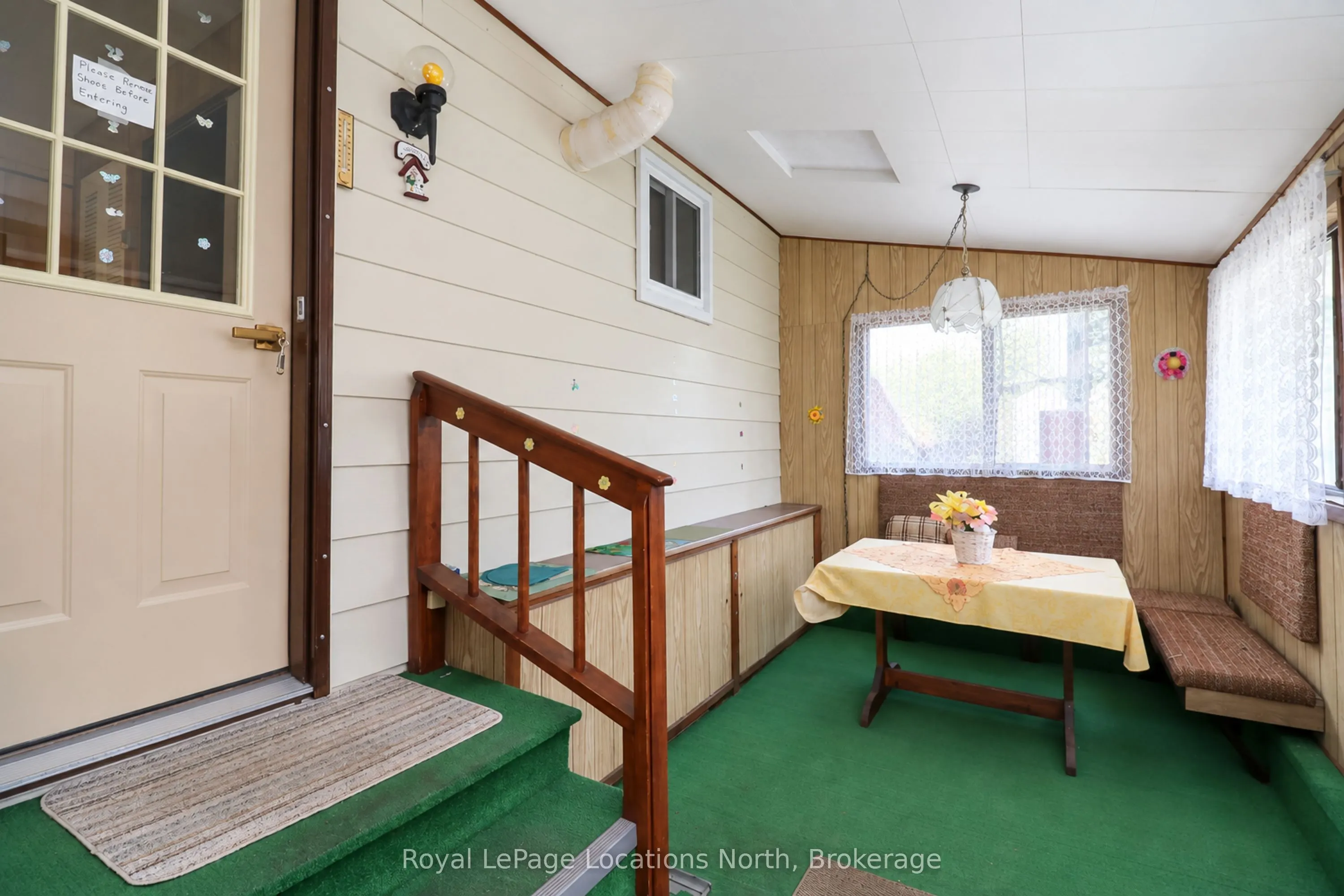 16 Sinclair Avenue S