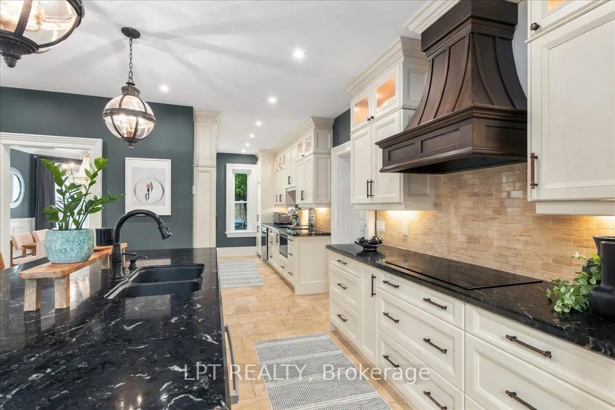 529 Saint Marie Street
