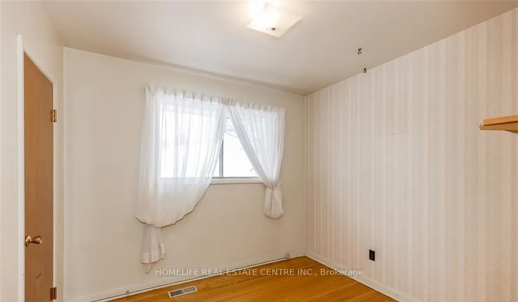 28 Pratt Road #(upstairs)