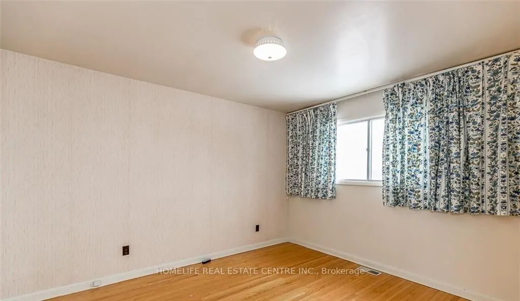 28 Pratt Road #(upstairs)