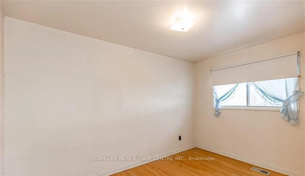 28 Pratt Road #(upstairs)