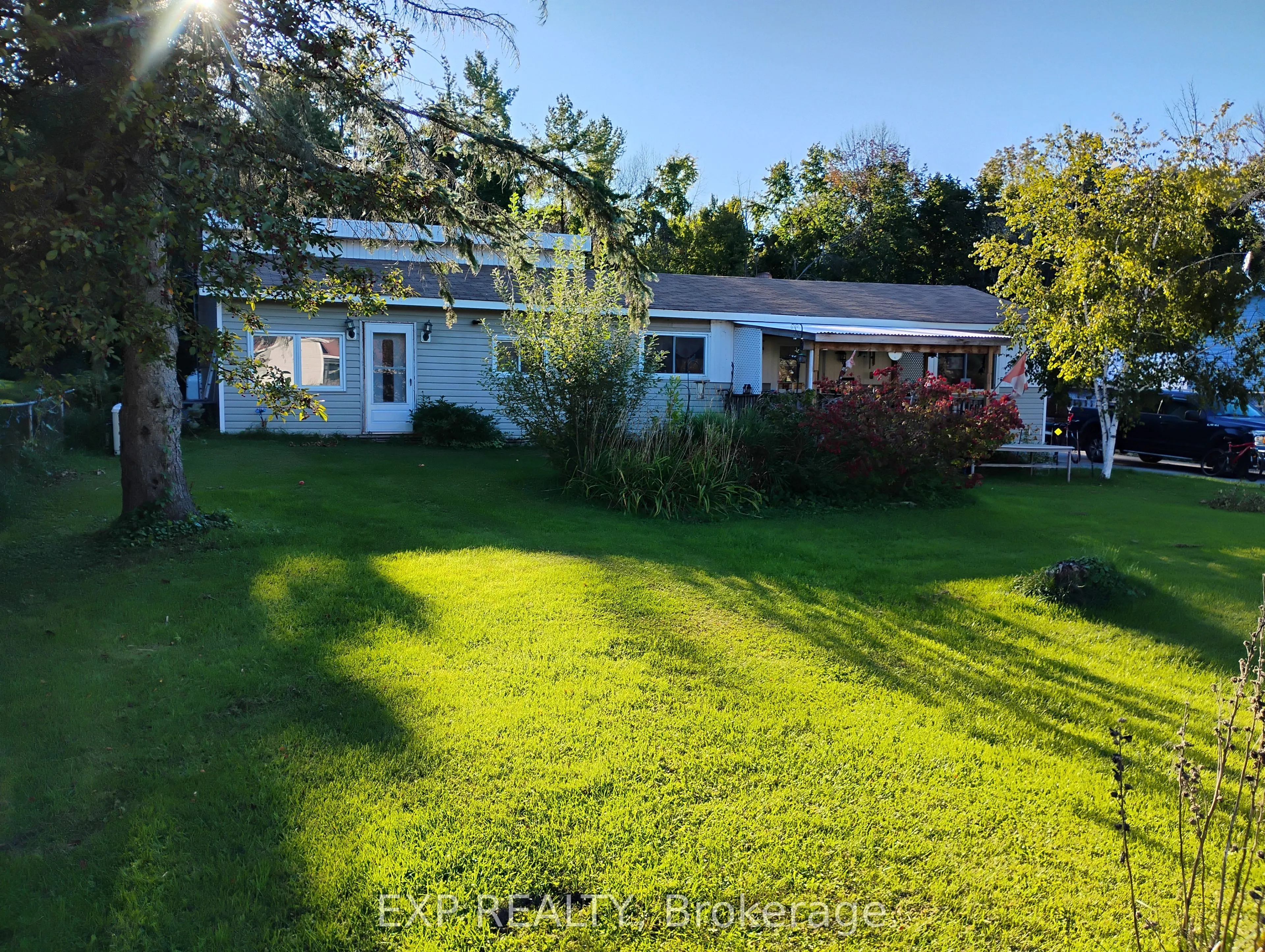 4044 Bayview Avenue