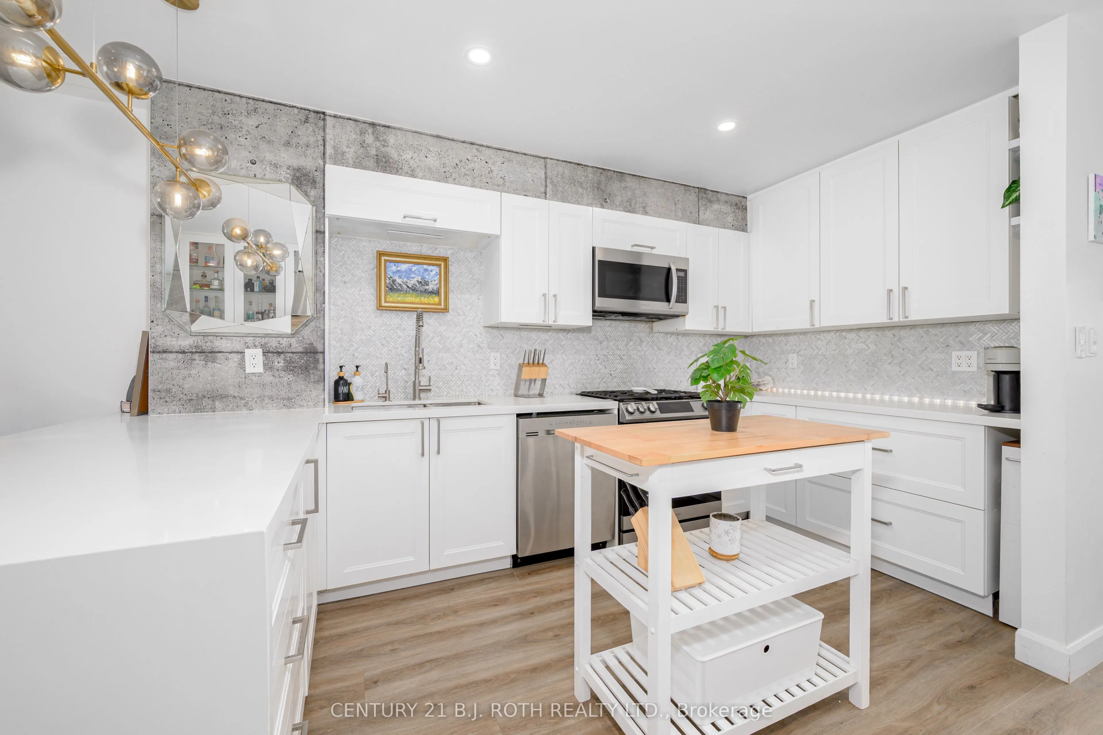4 Paradise Boulevard #19