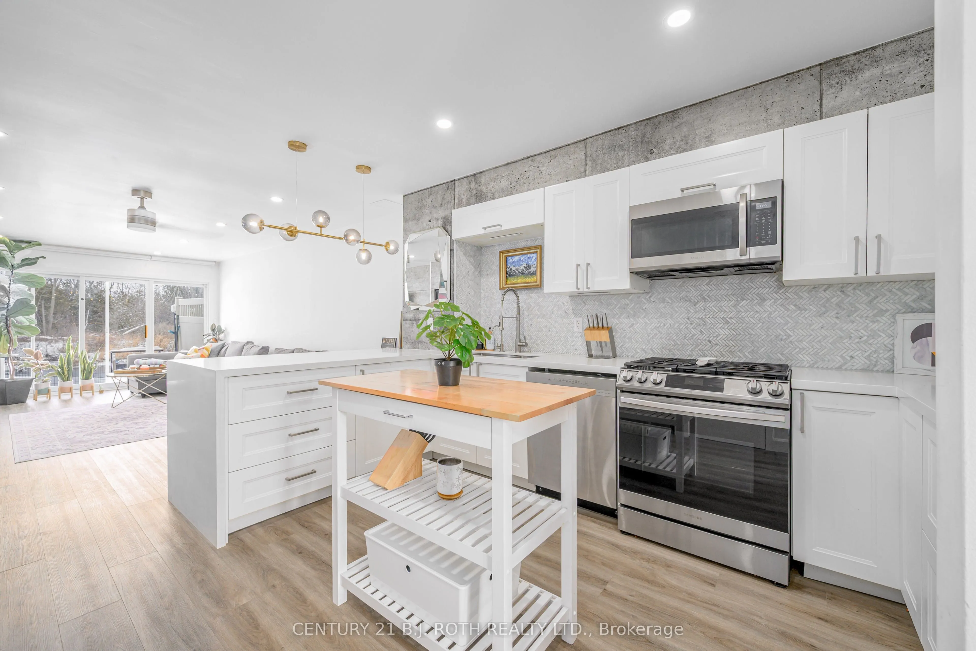 4 Paradise Boulevard #19