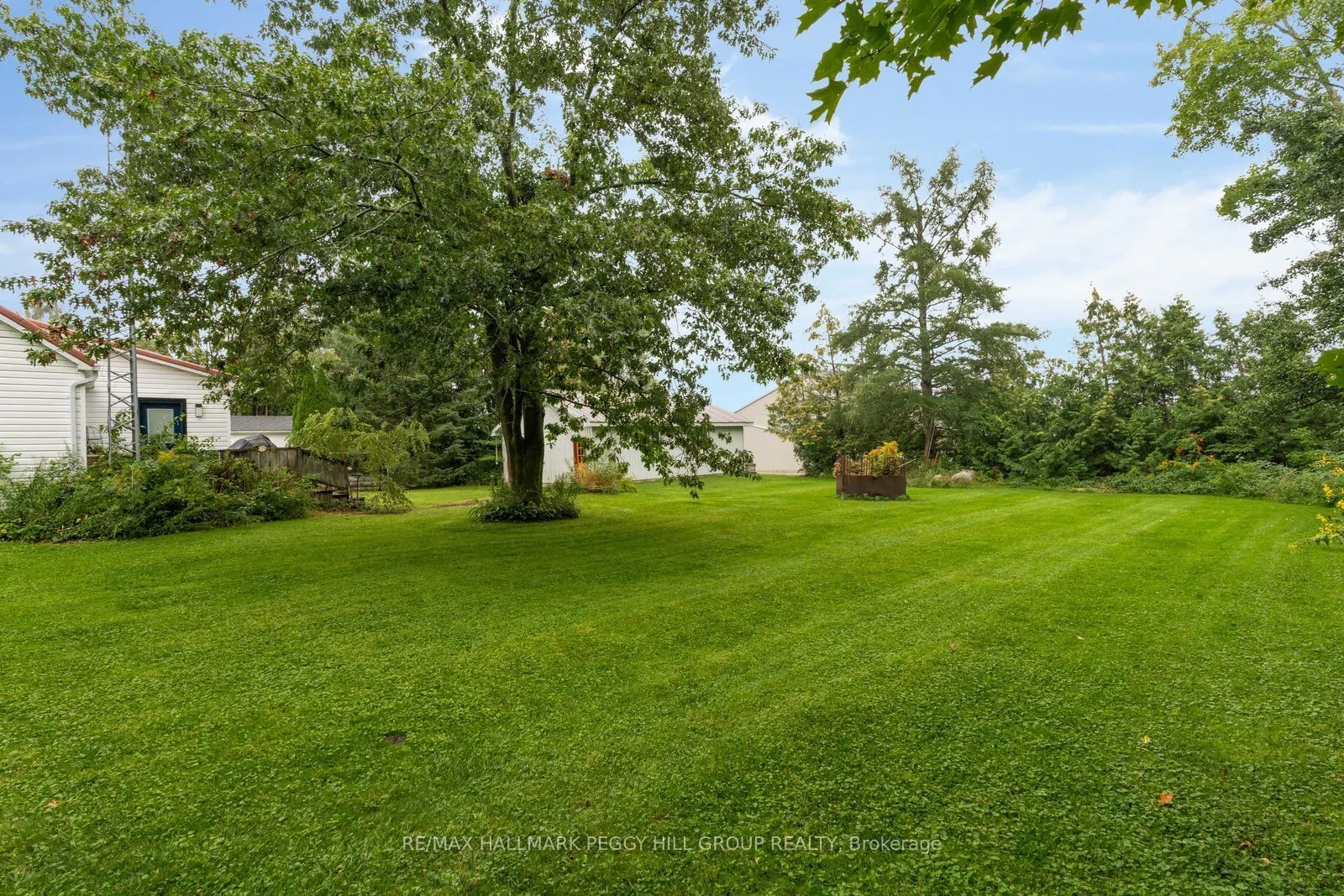 1387 Old Barrie Road W