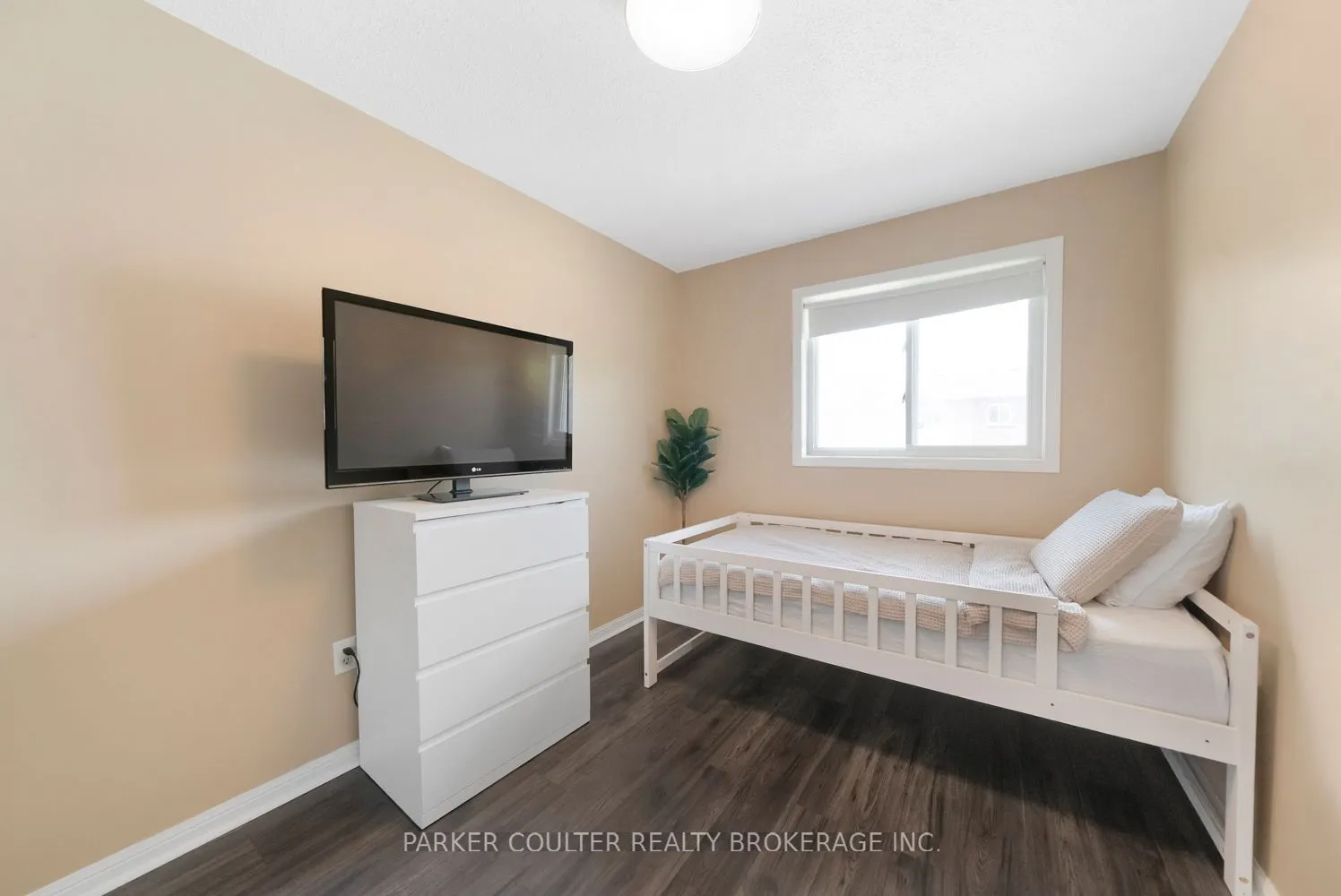 241 Ferndale Drive S #37