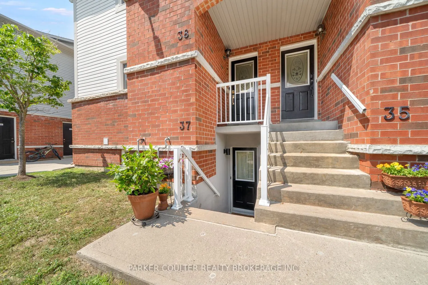 241 Ferndale Drive S #37