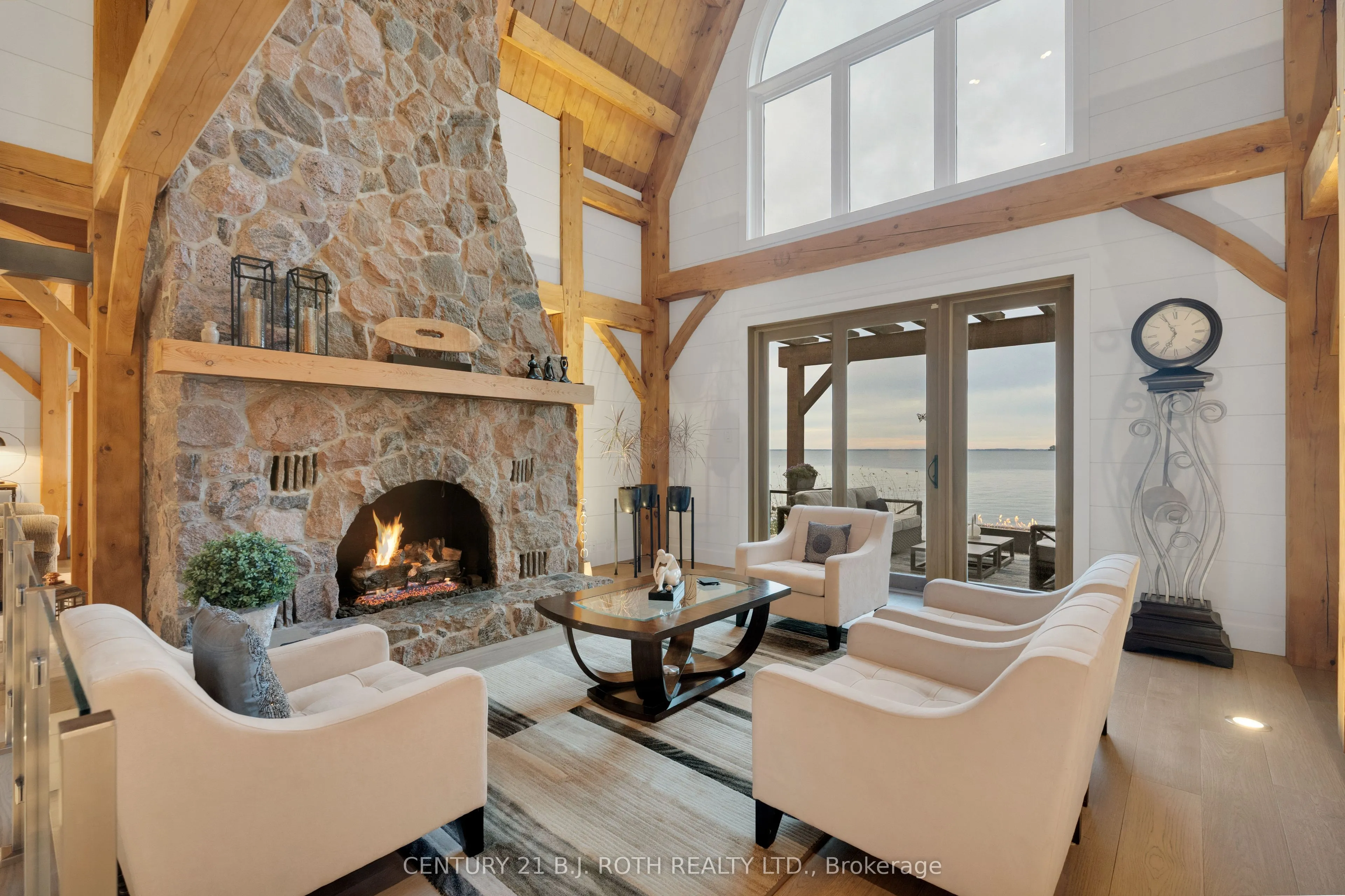 247 Lakeshore Road W