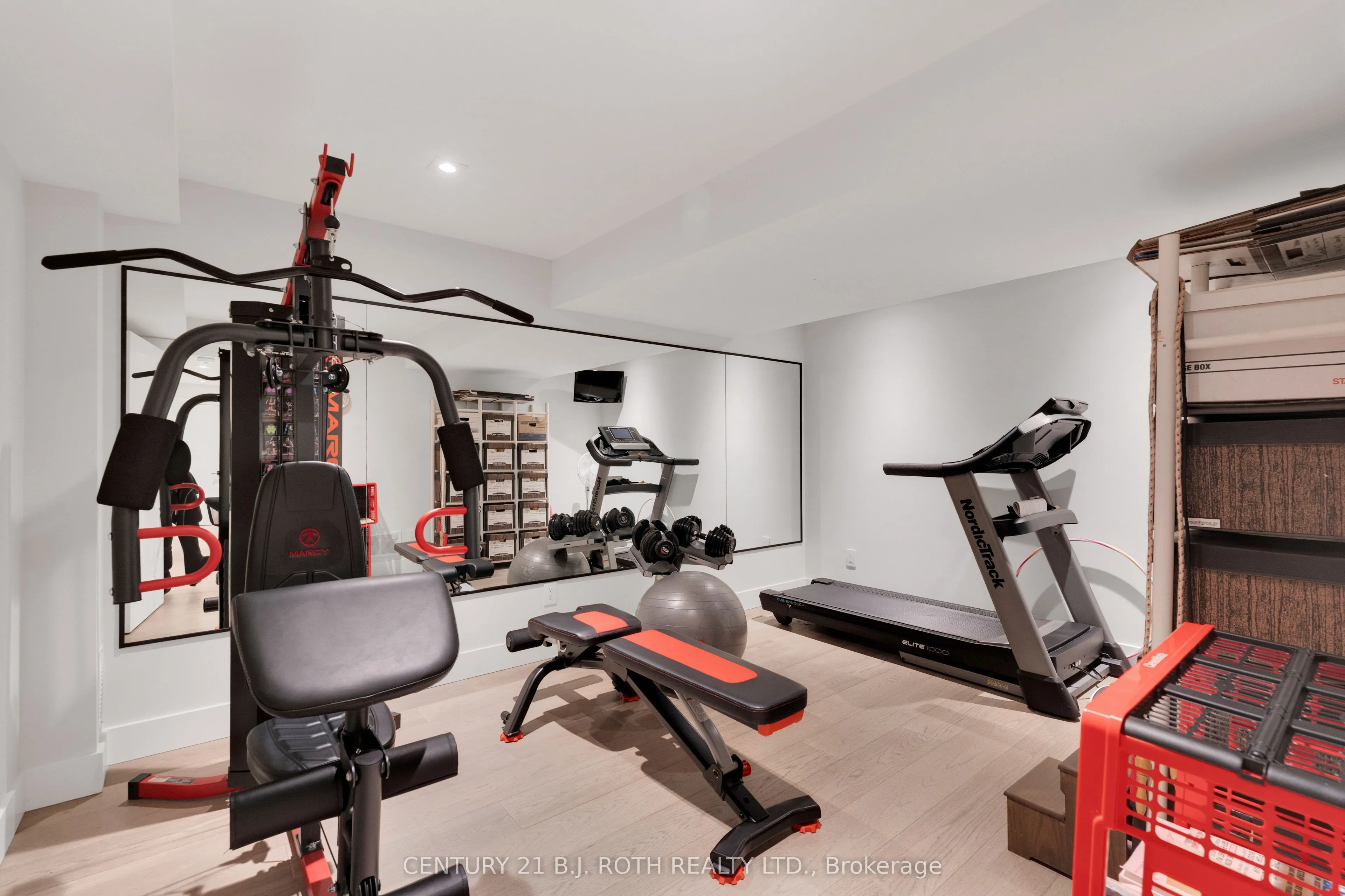 247 Lakeshore Road W