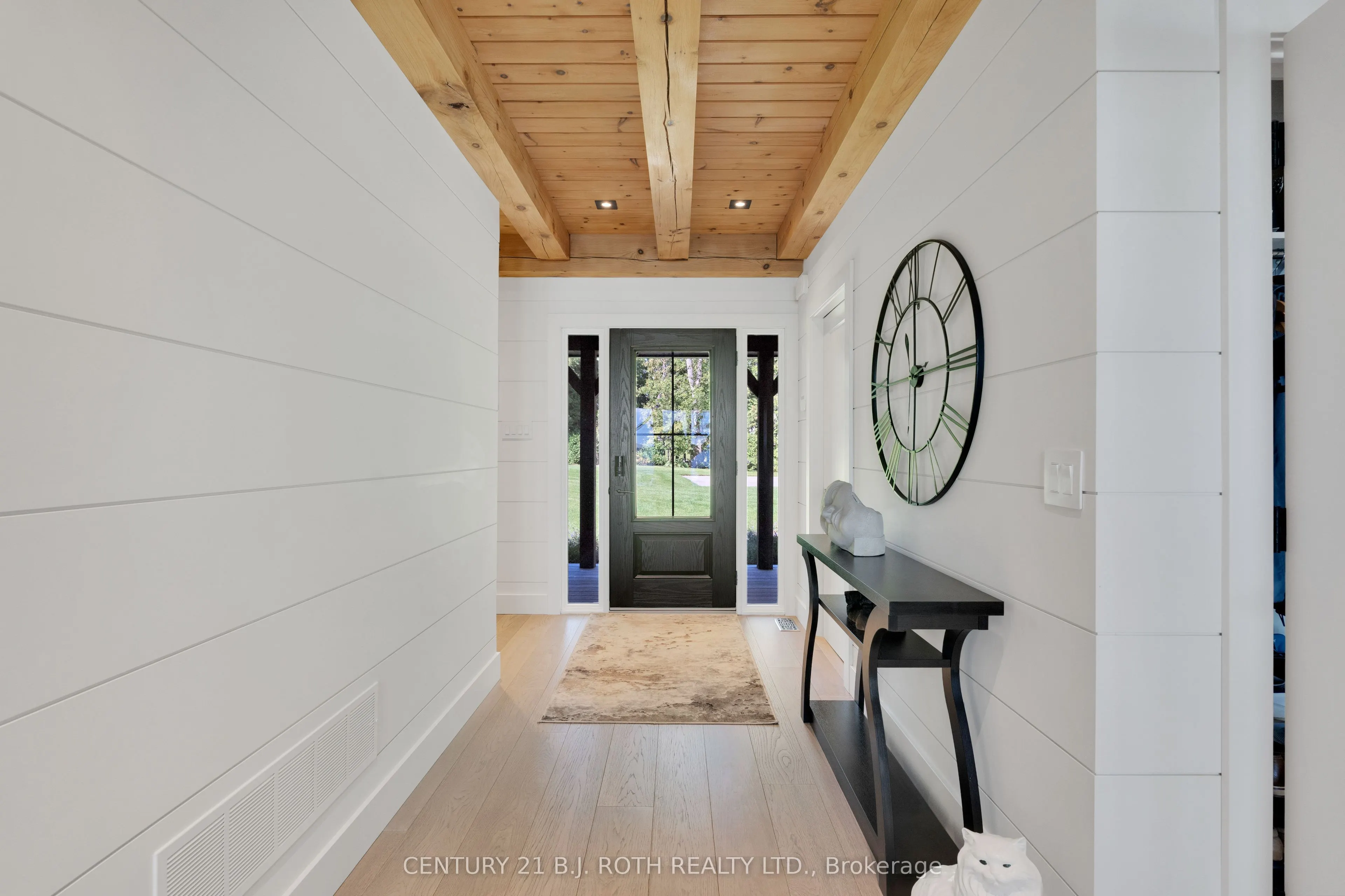 247 Lakeshore Road W