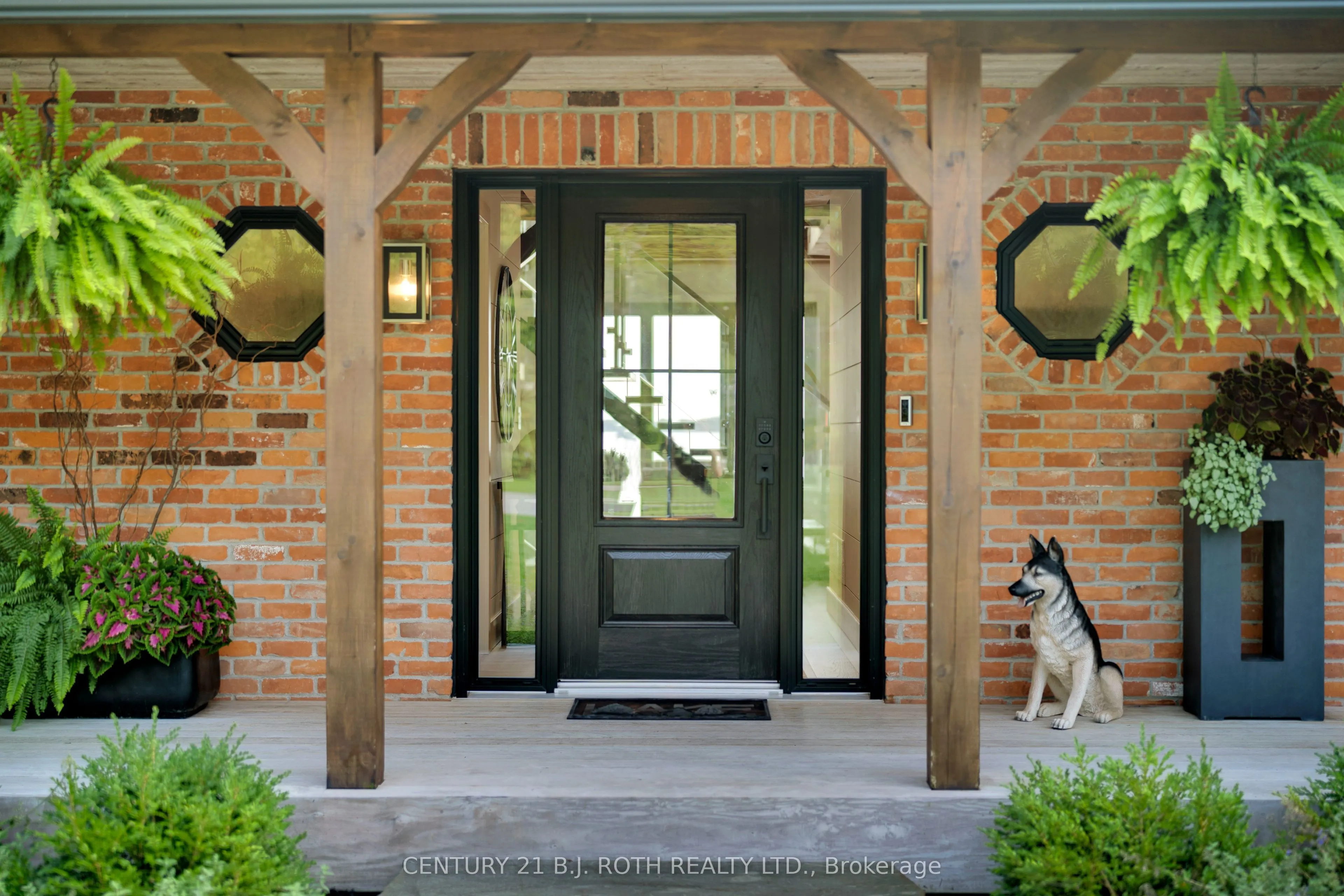 247 Lakeshore Road W
