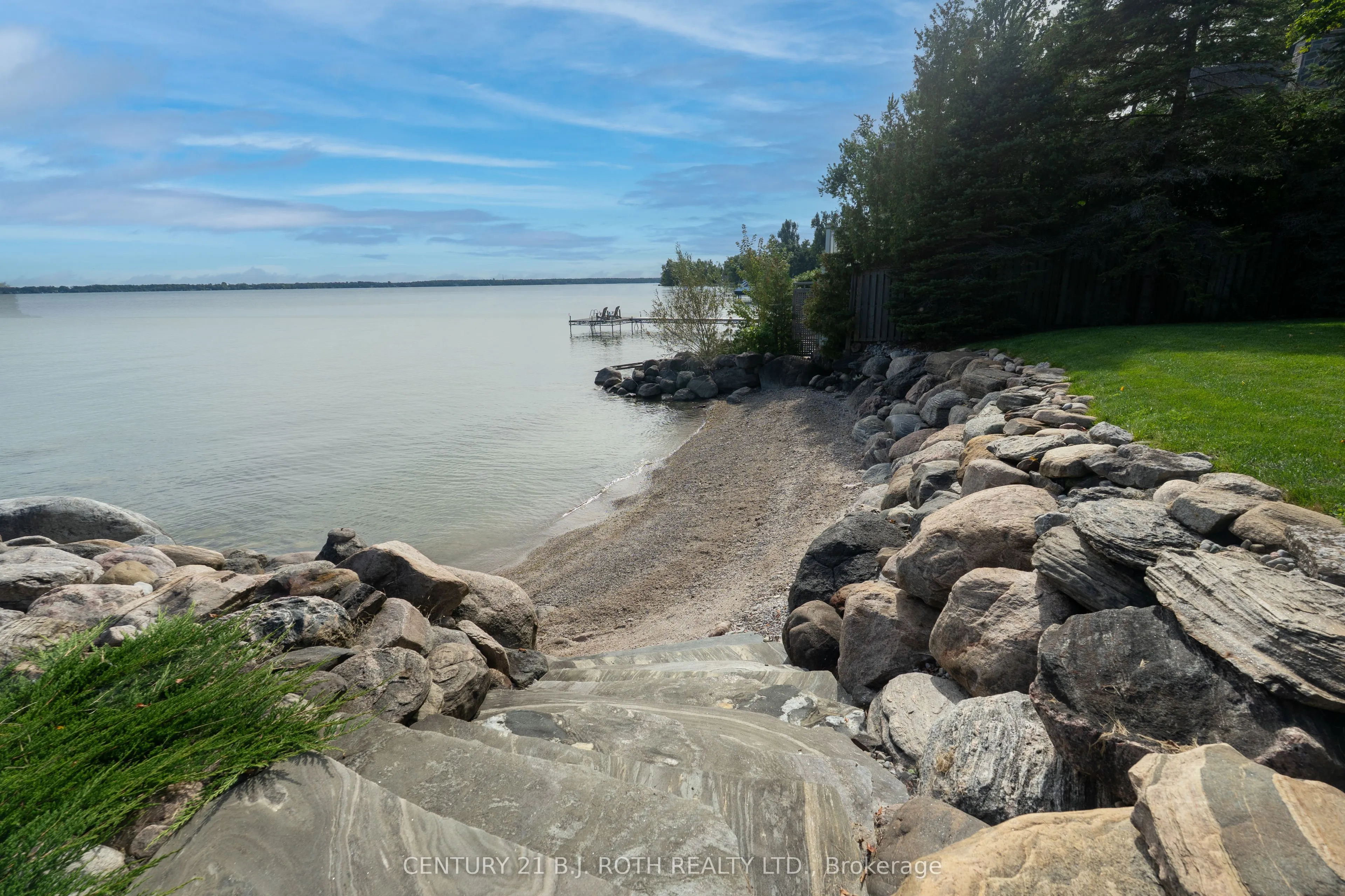 247 Lakeshore Road W