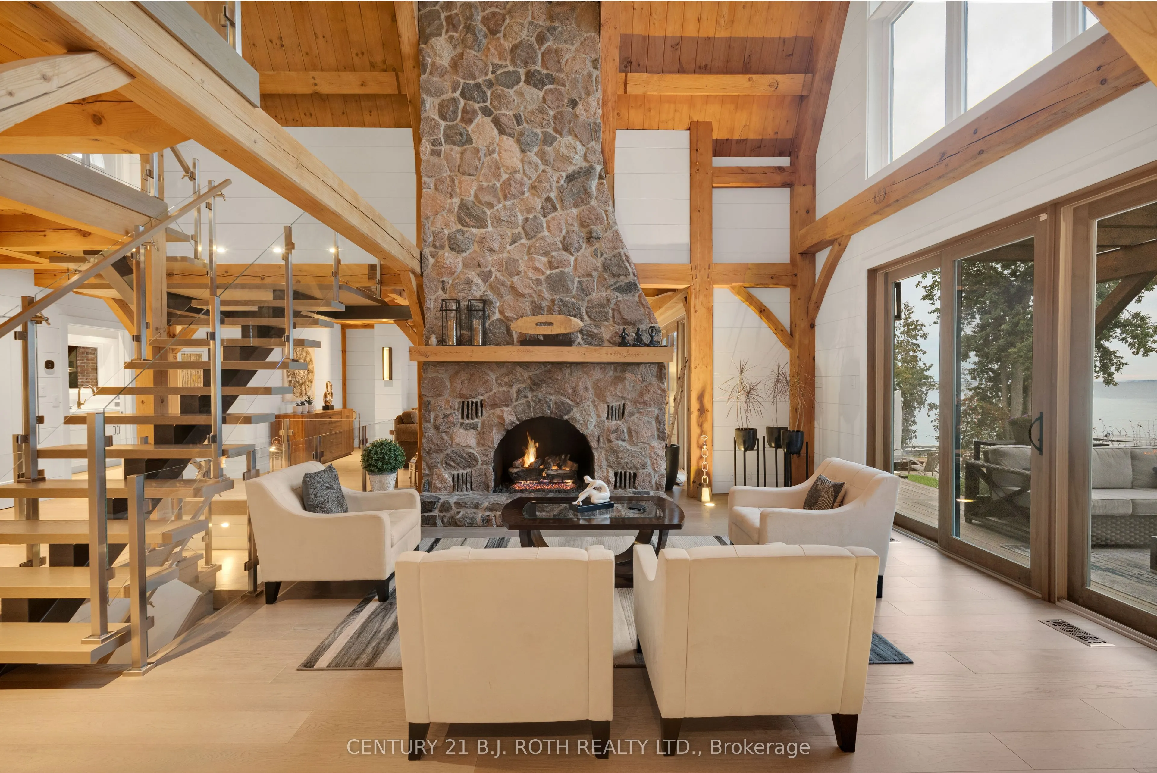 247 Lakeshore Road W