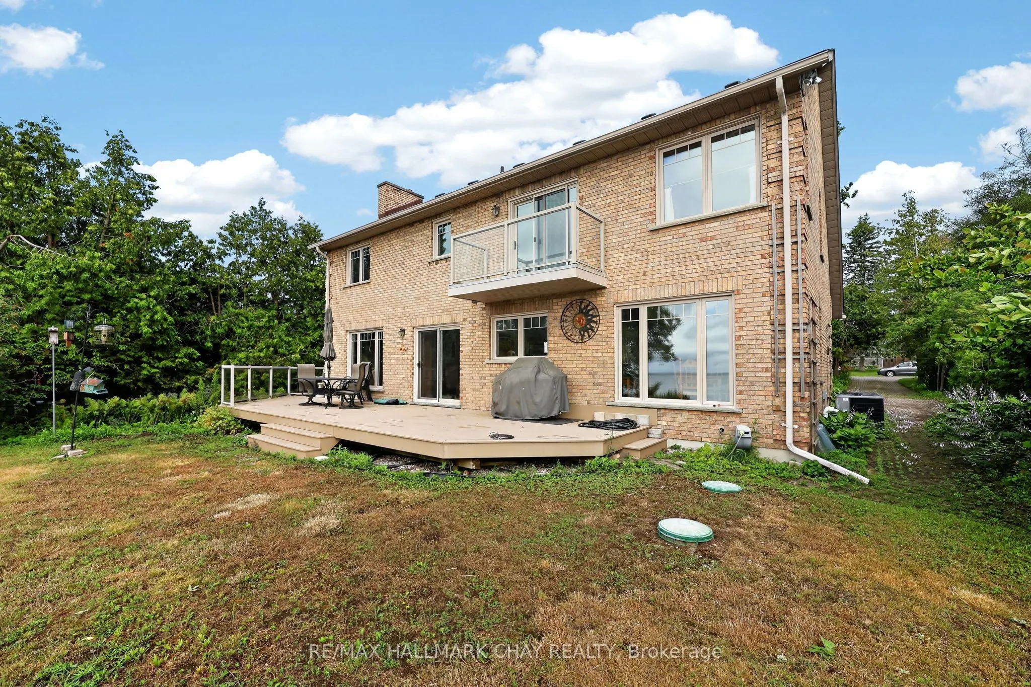 159 Lakeshore Road W