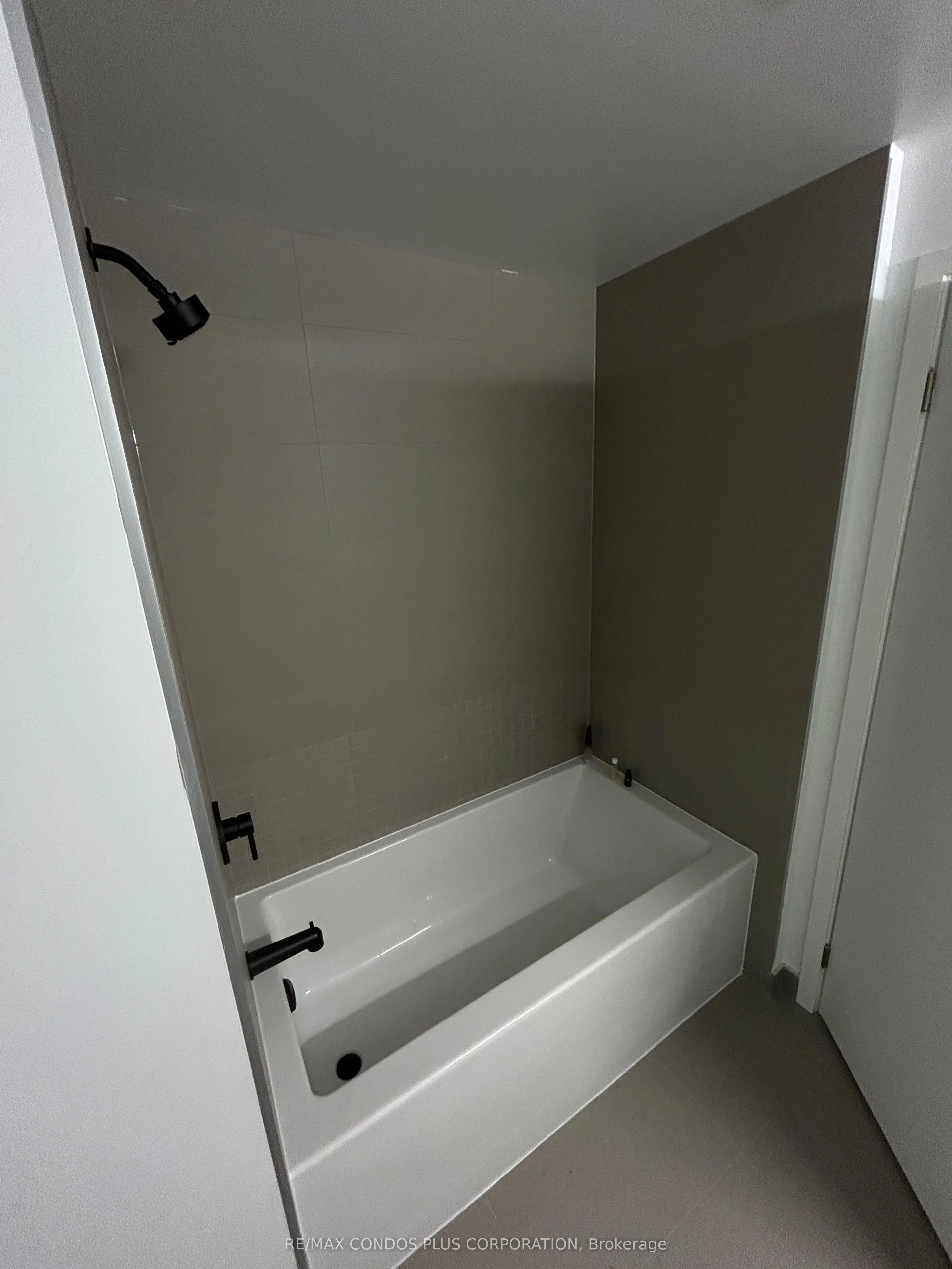 31 Huron Street #520
