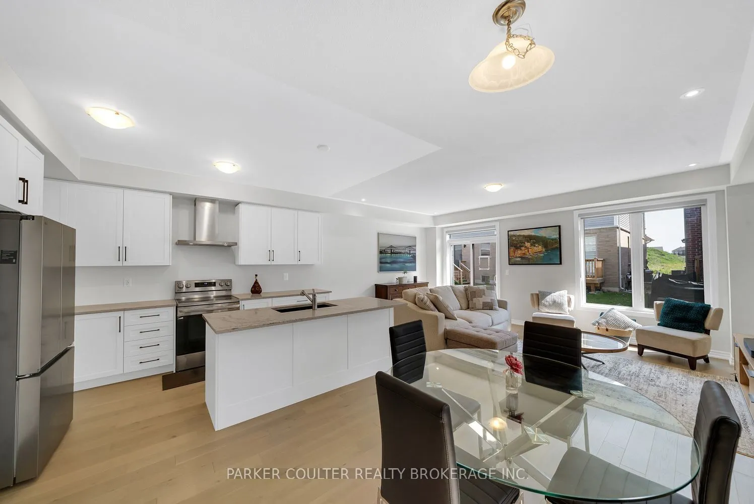 48 West Oak Trail