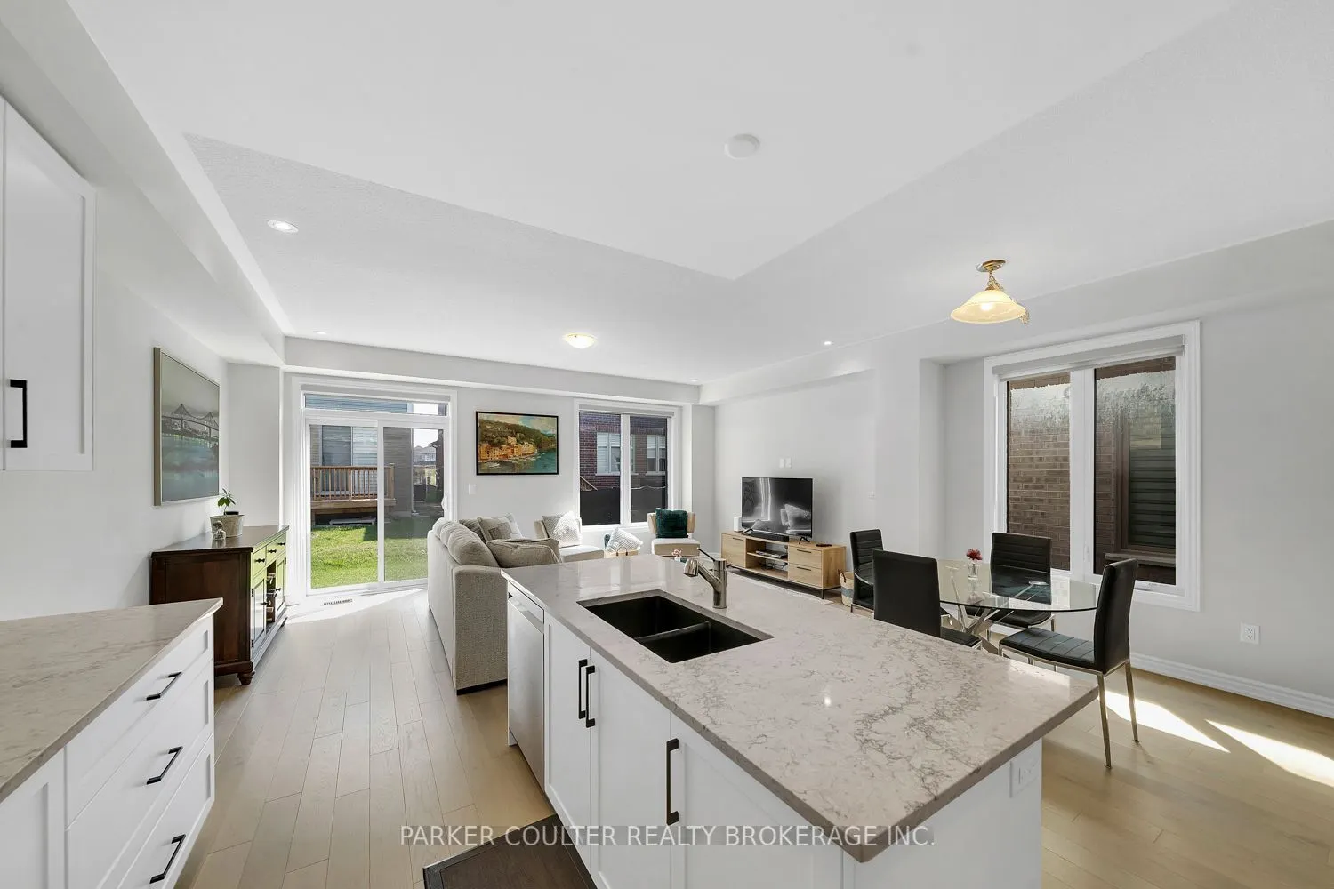 48 West Oak Trail