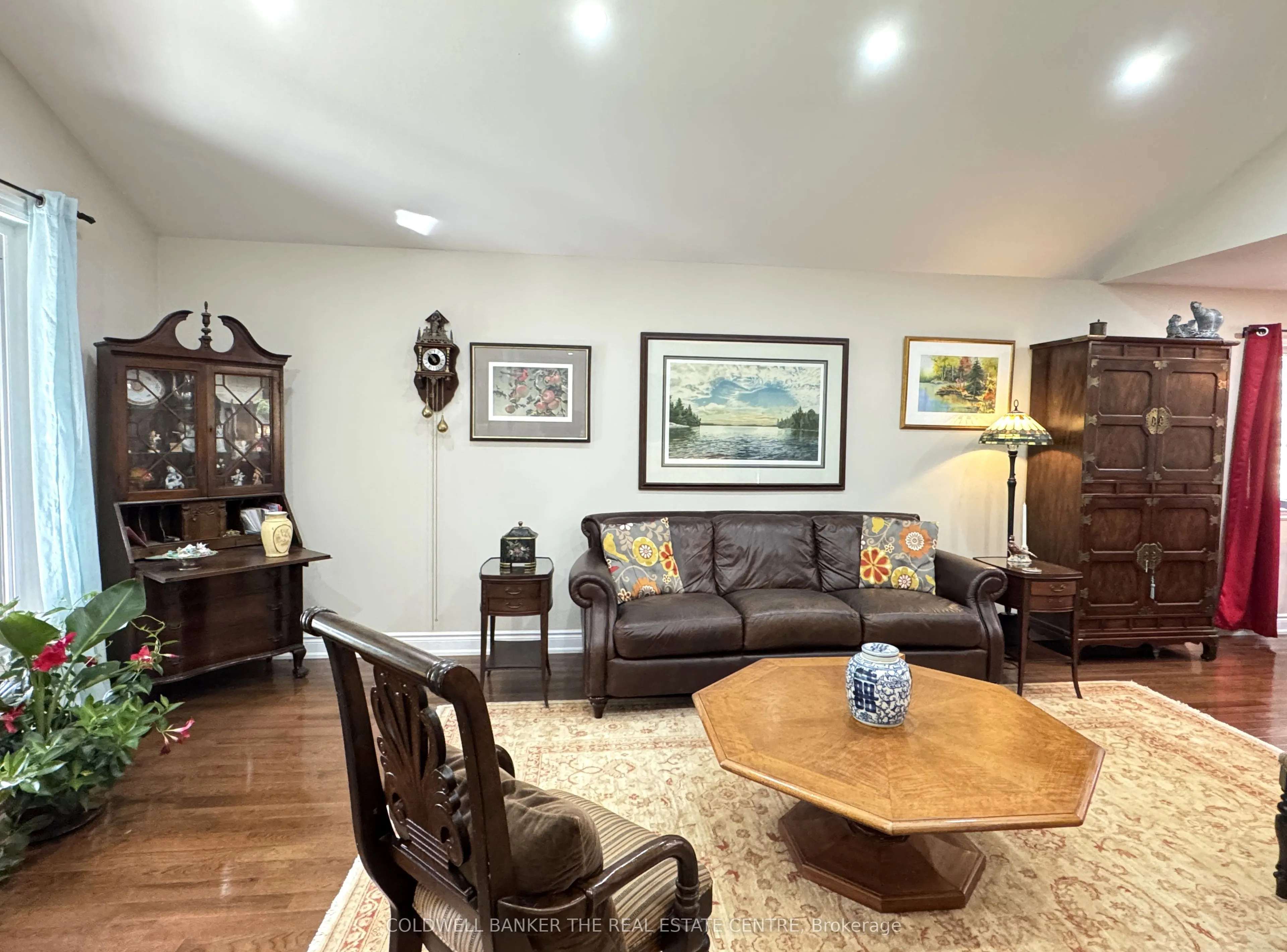 44 Iris Drive