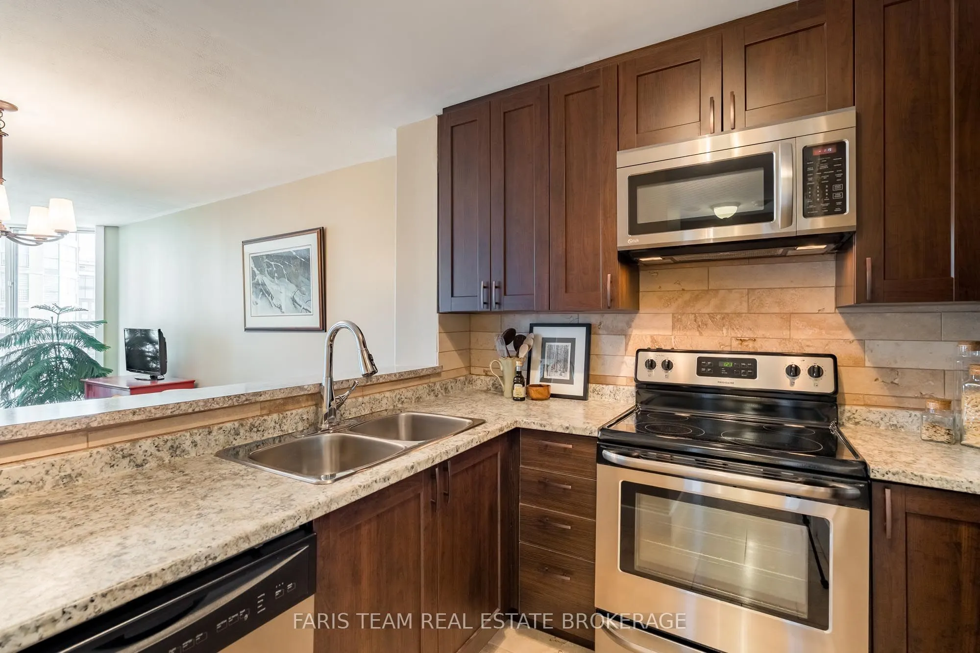 140 Dunlop Street E #508