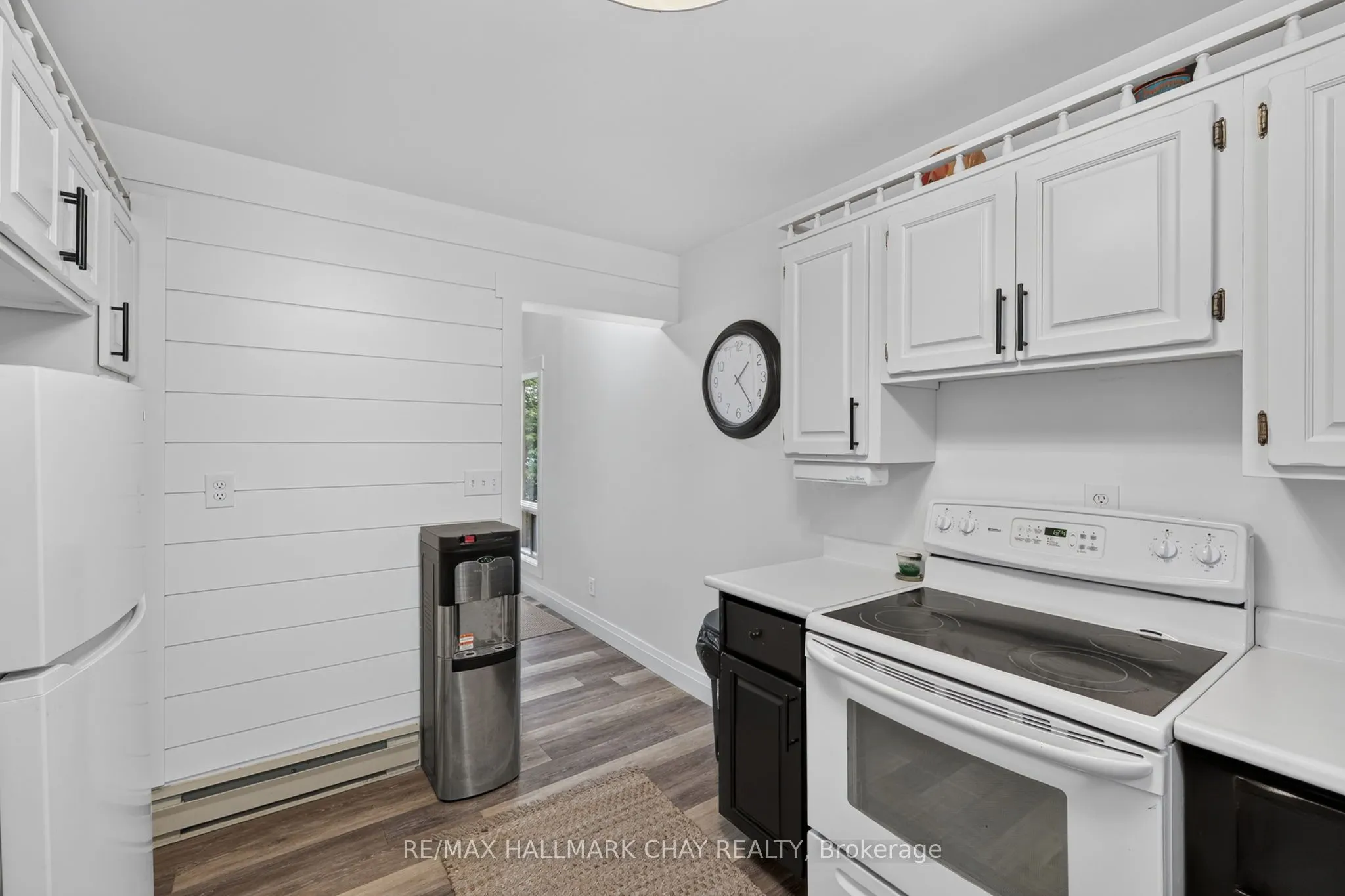 176 Farlain Lake Road E