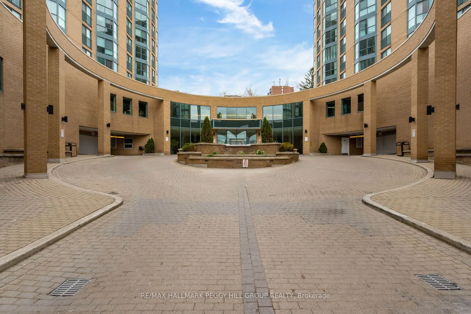 150 Dunlop Street E #904