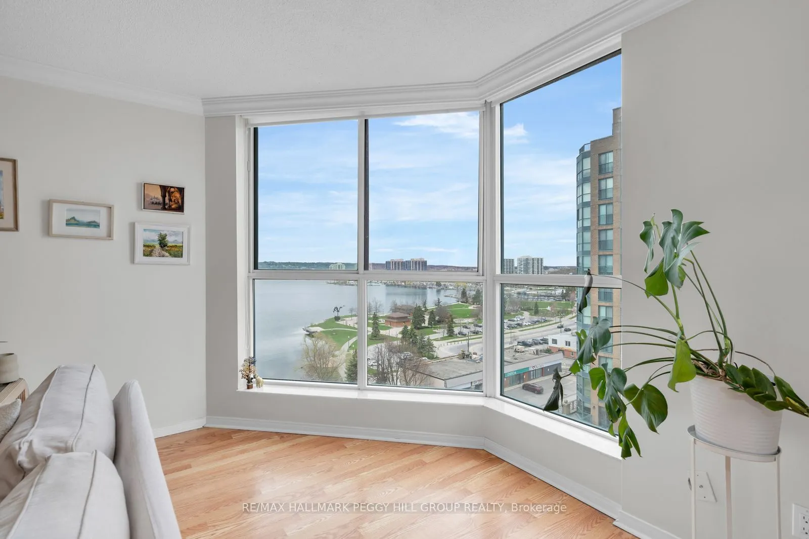 150 Dunlop Street E #904