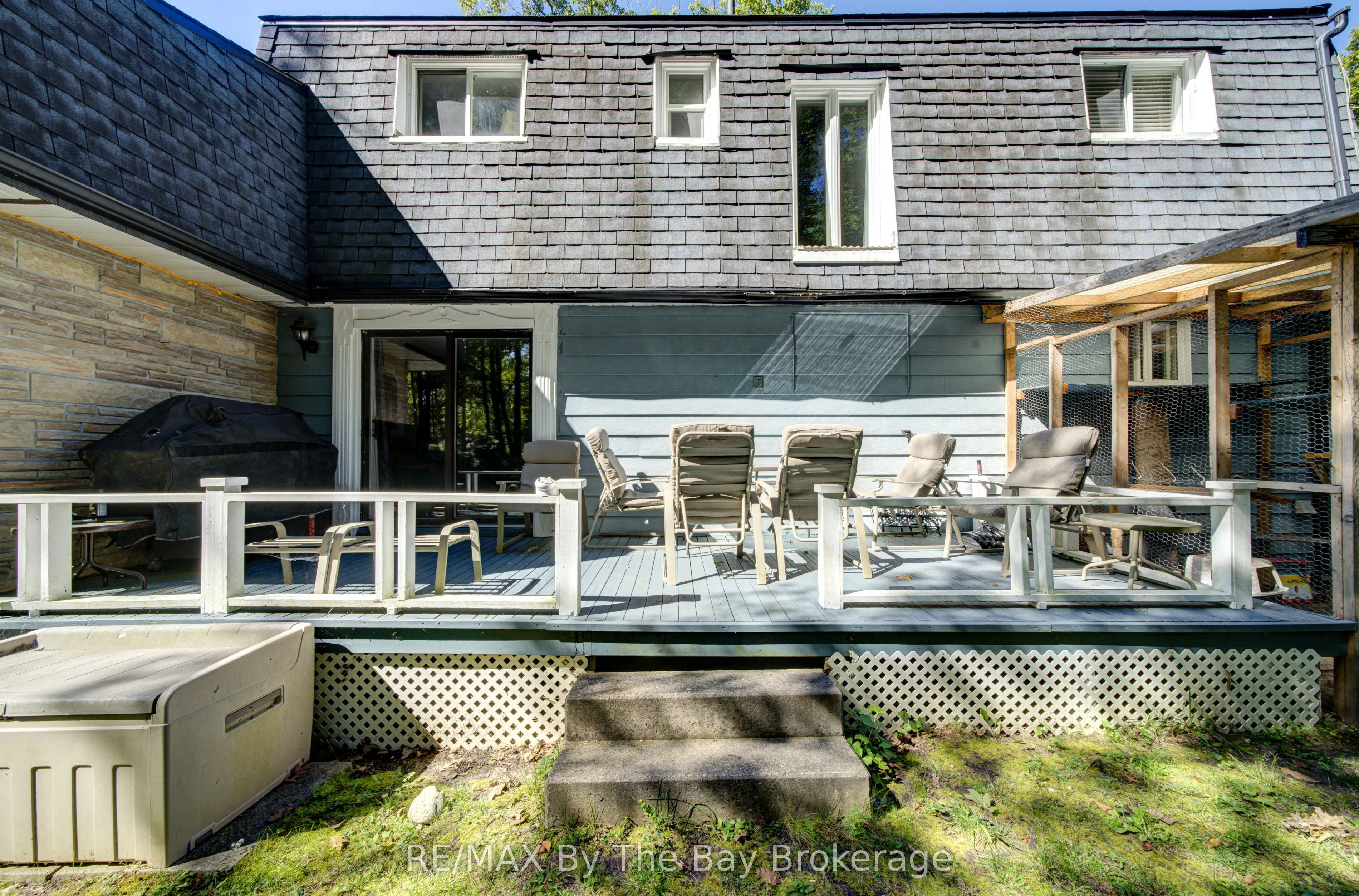 1693 River Road W