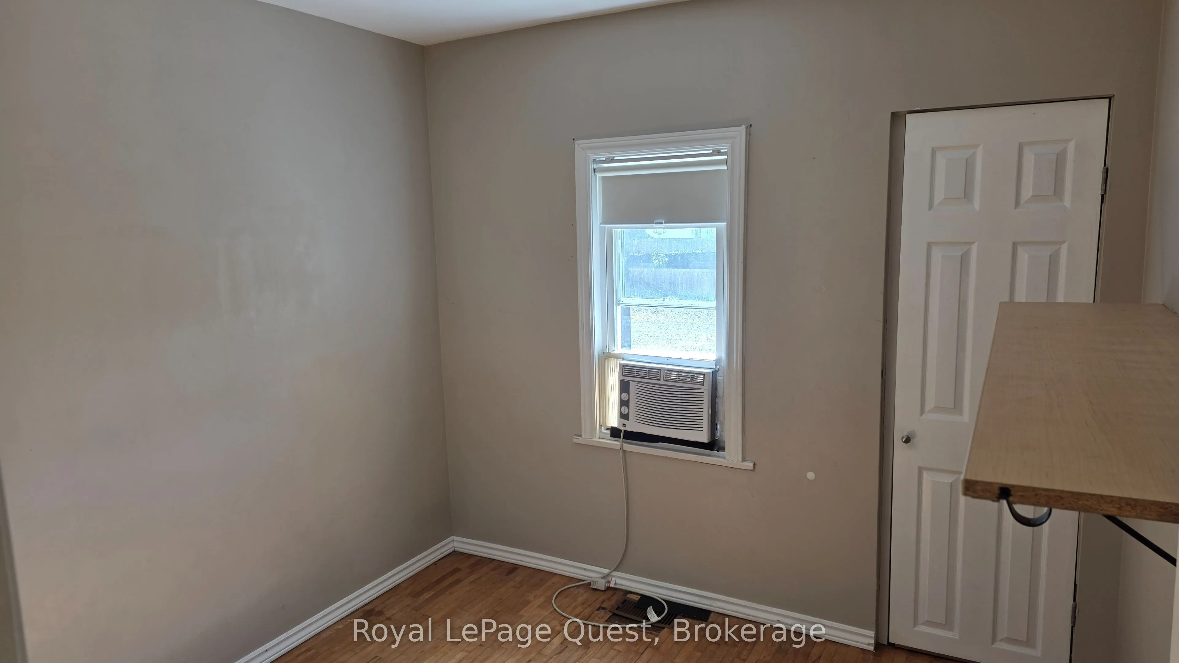 103 Mississaga Street W