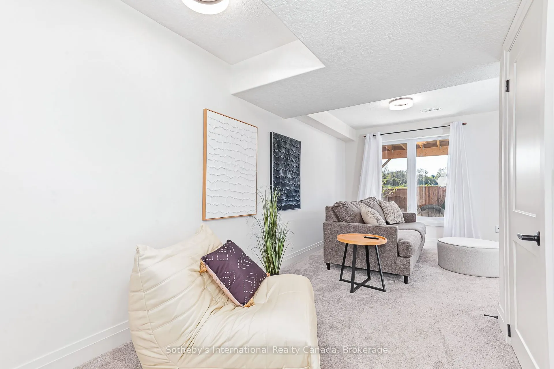 73 Archer Avenue