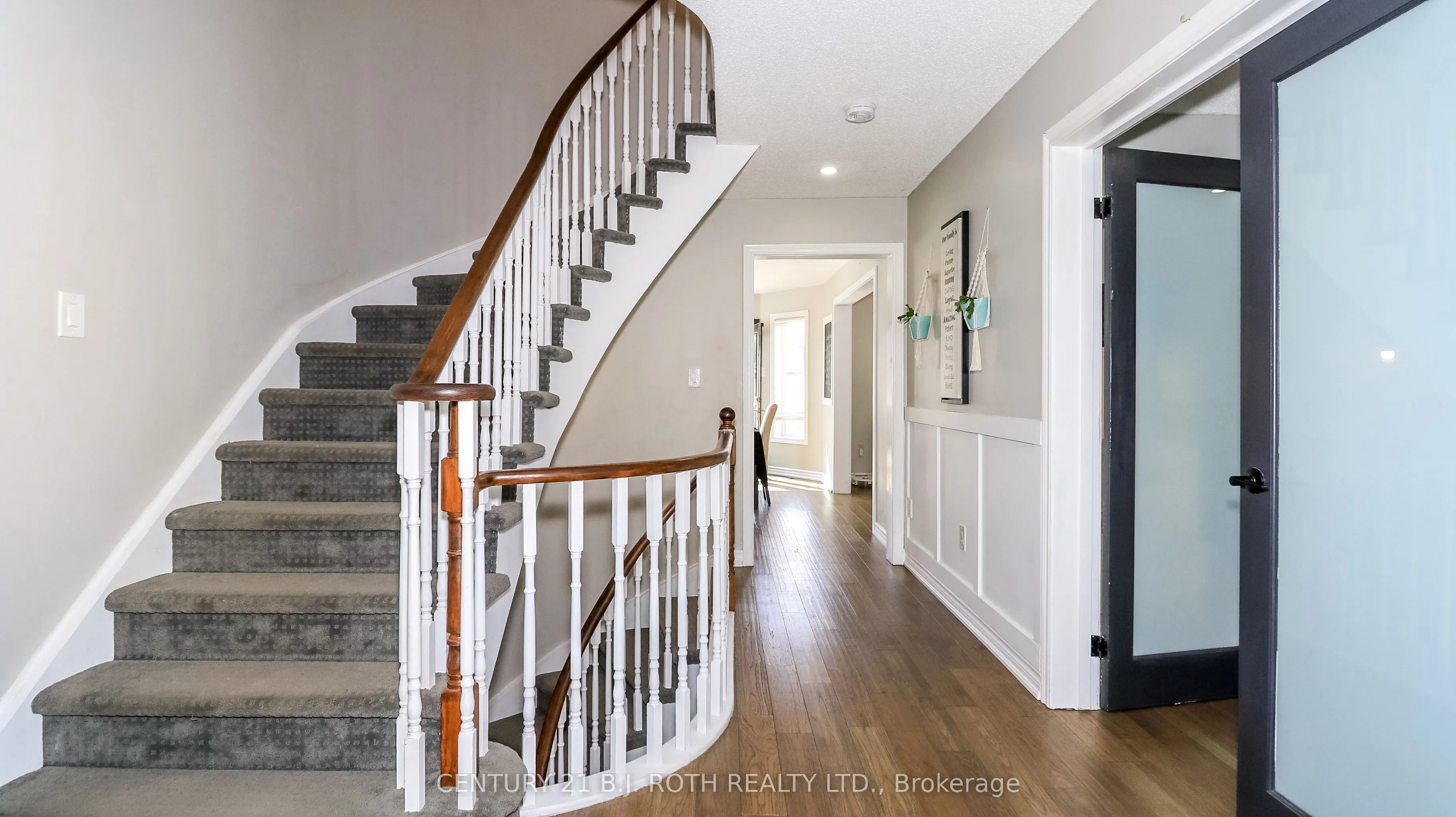 61 Barwick Drive W