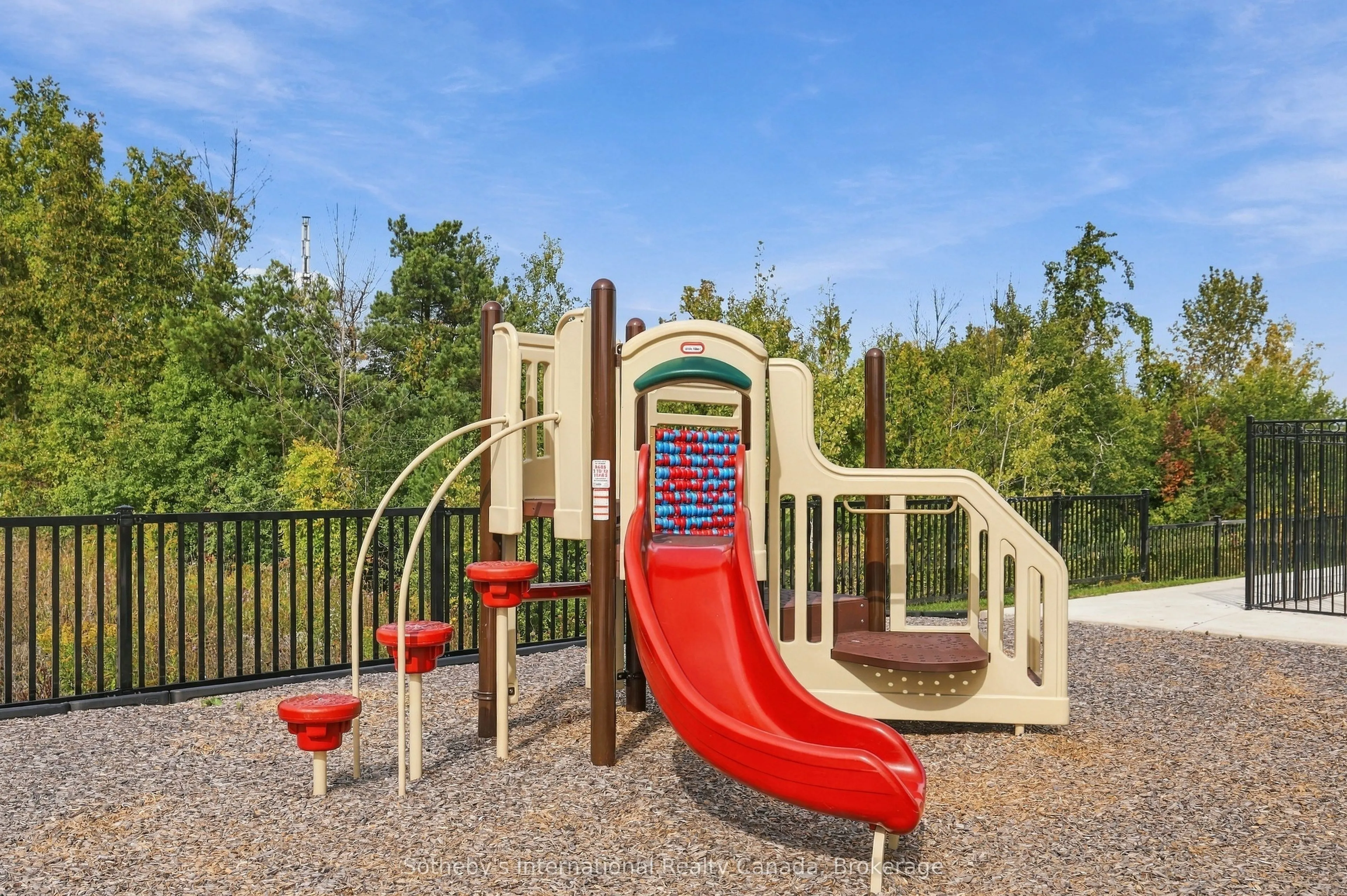 17 Spooner Crescent #206