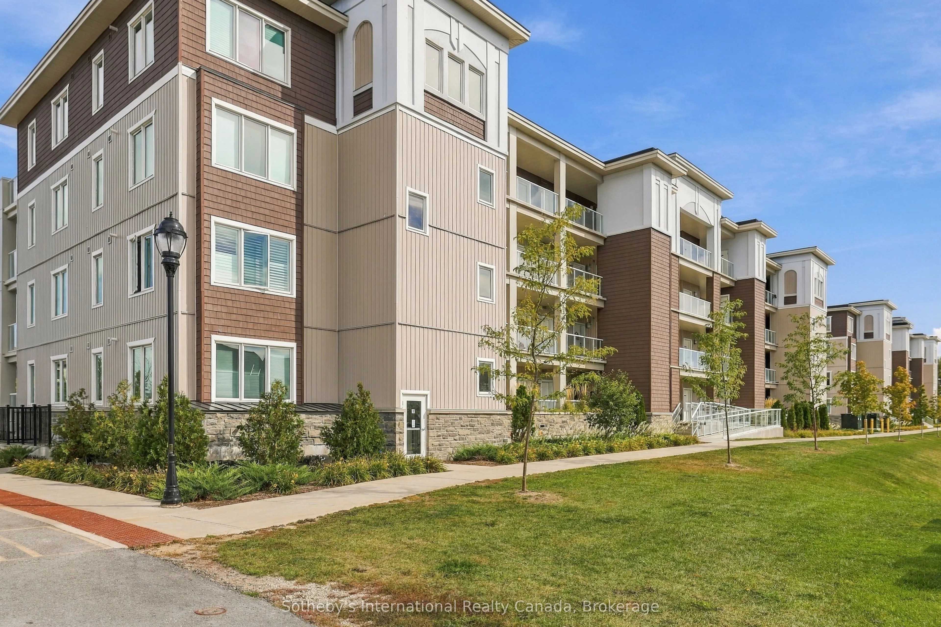 17 Spooner Crescent #206