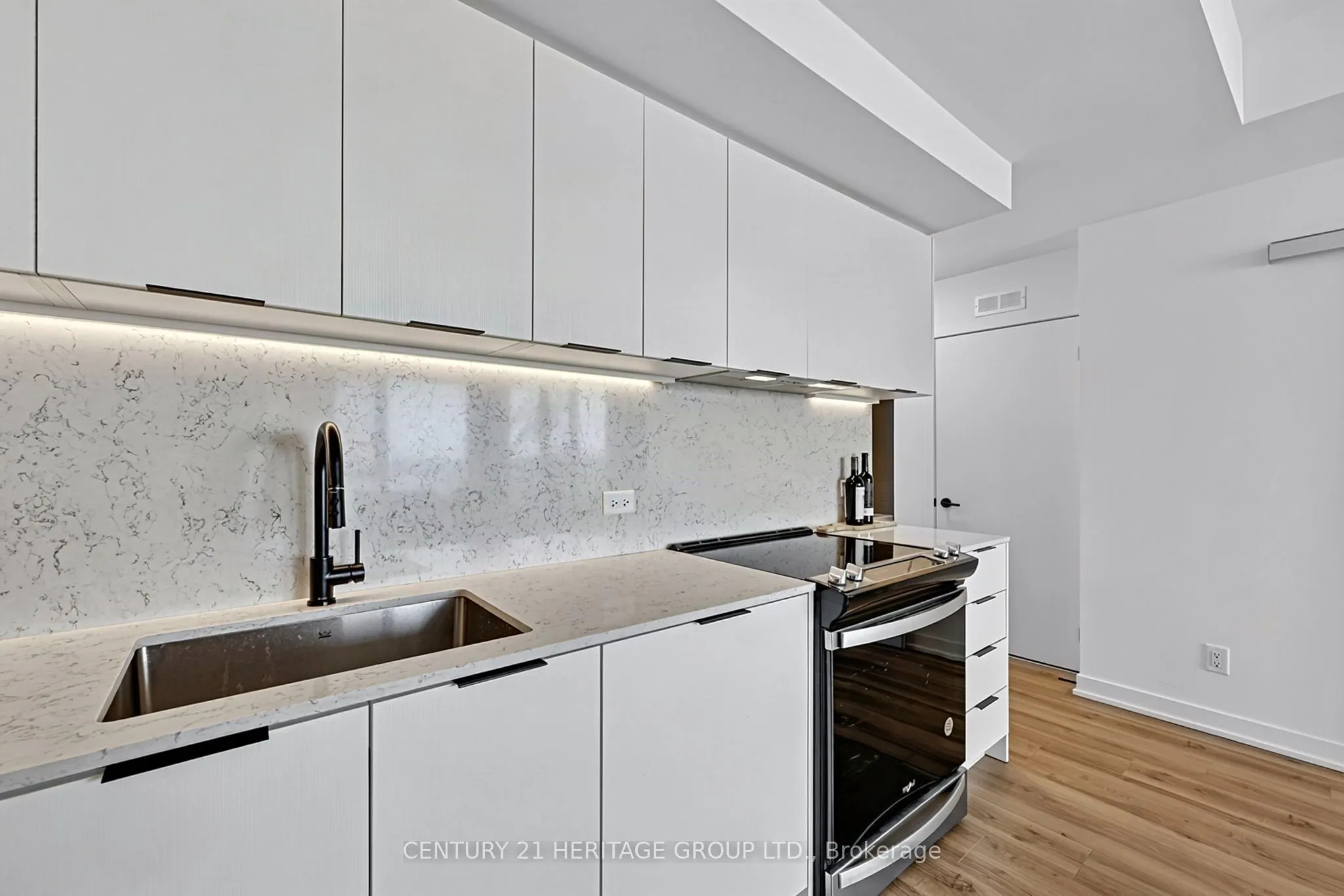 31 Huron Street #304