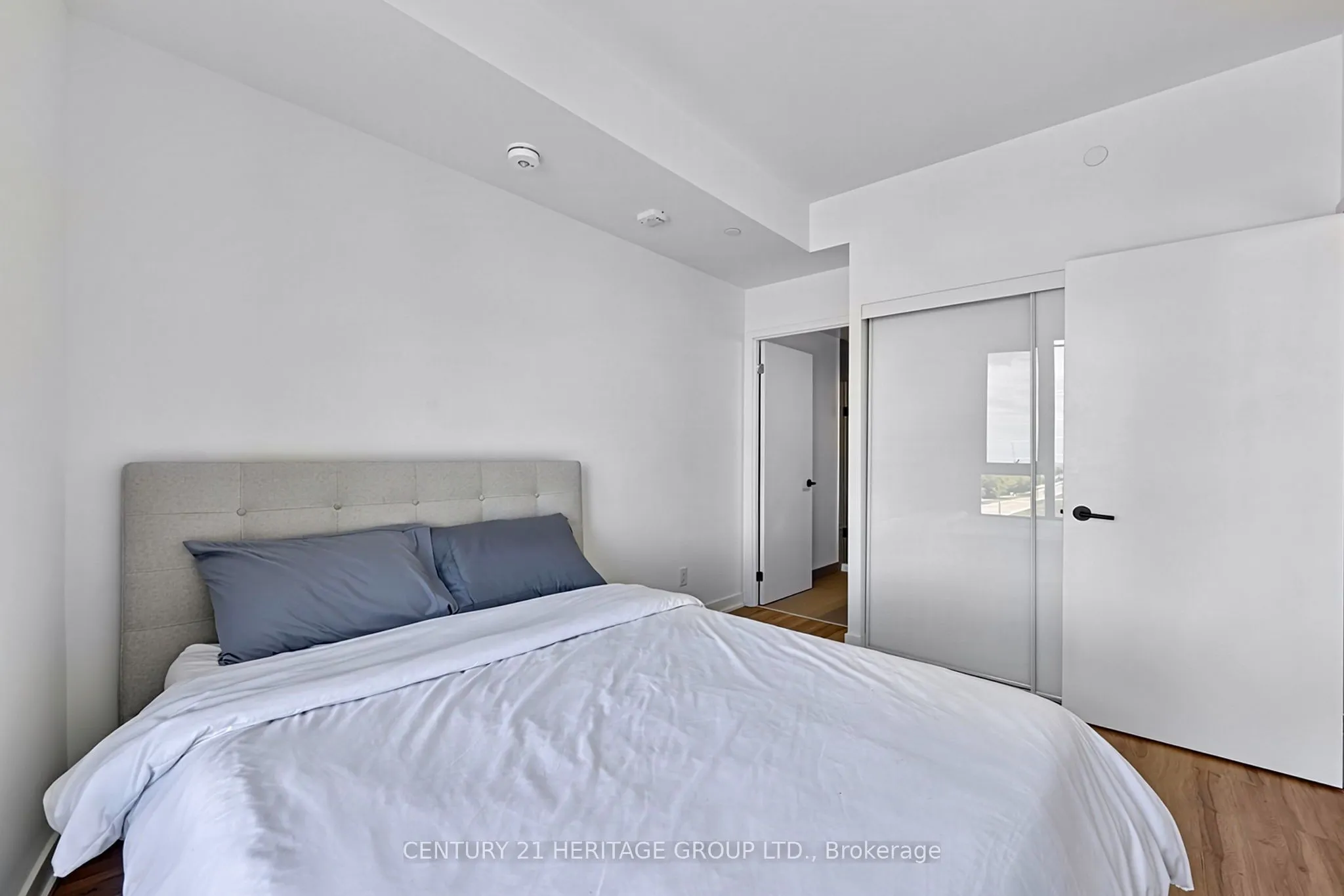 31 Huron Street #304