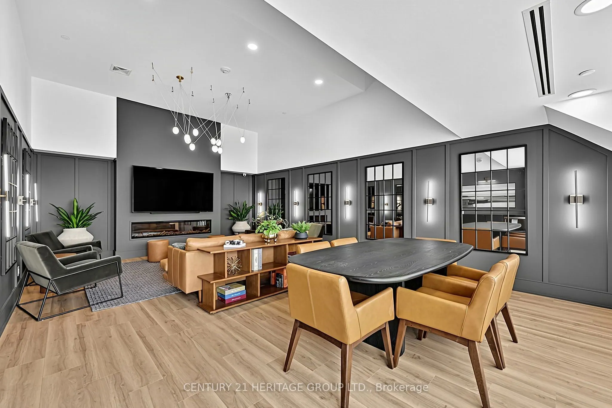 31 Huron Street #304