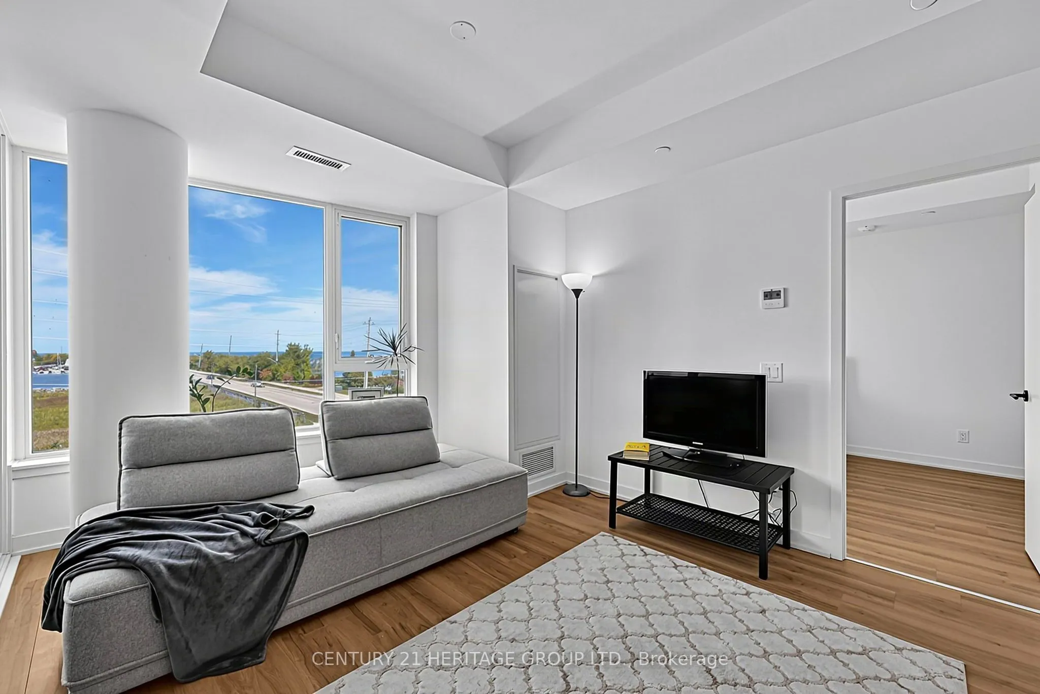31 Huron Street #304